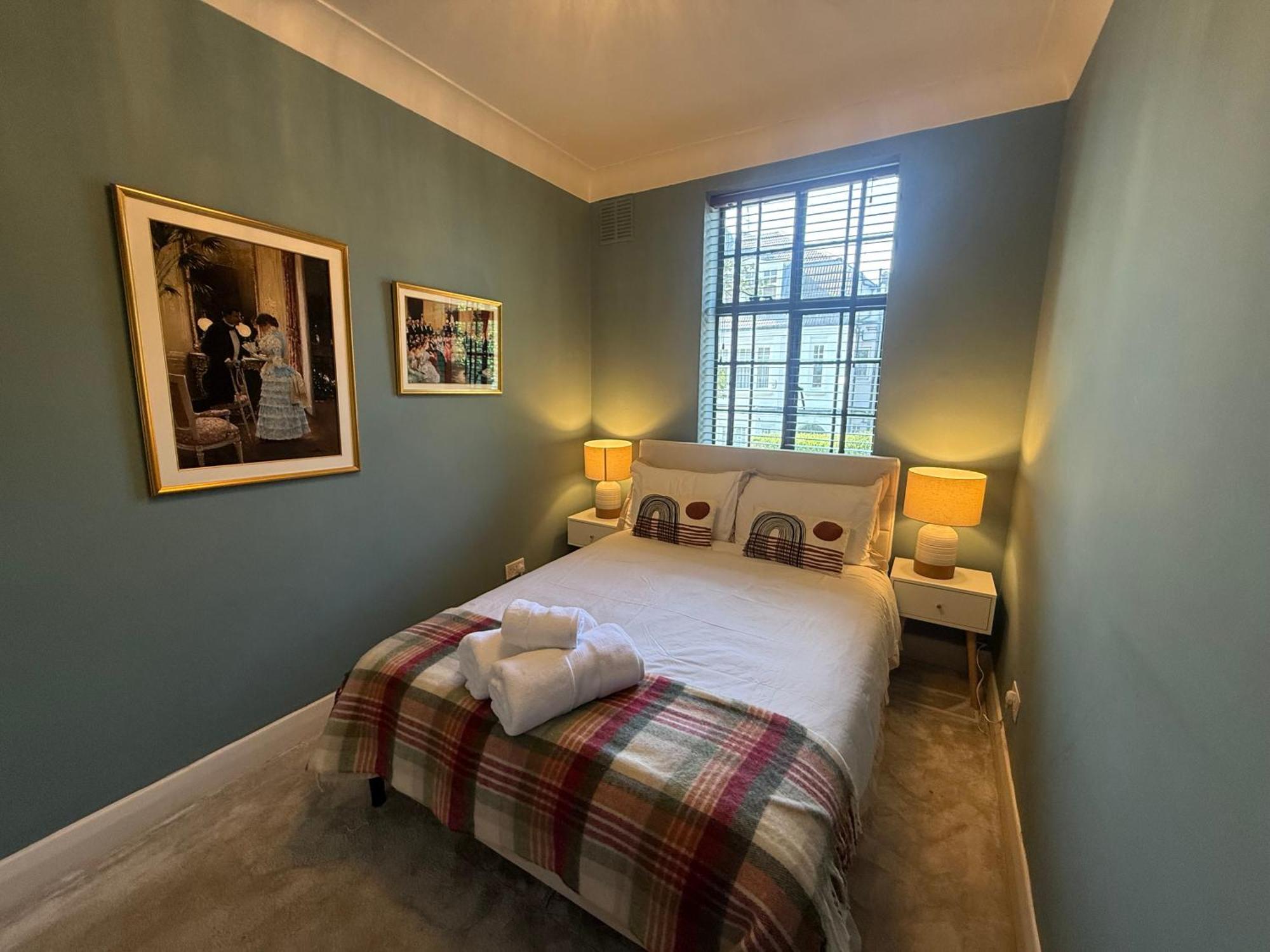 Stylish 3-bedroom Flat In Belsize Park Perfect For Families Business Trips!
