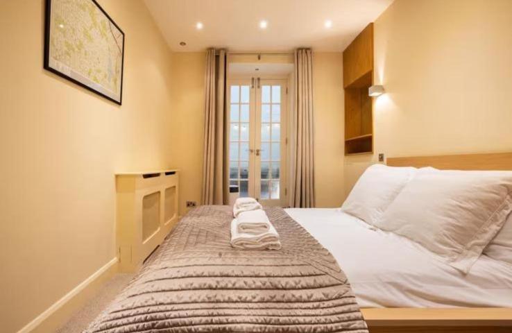 Apartment Buckingham Elegance