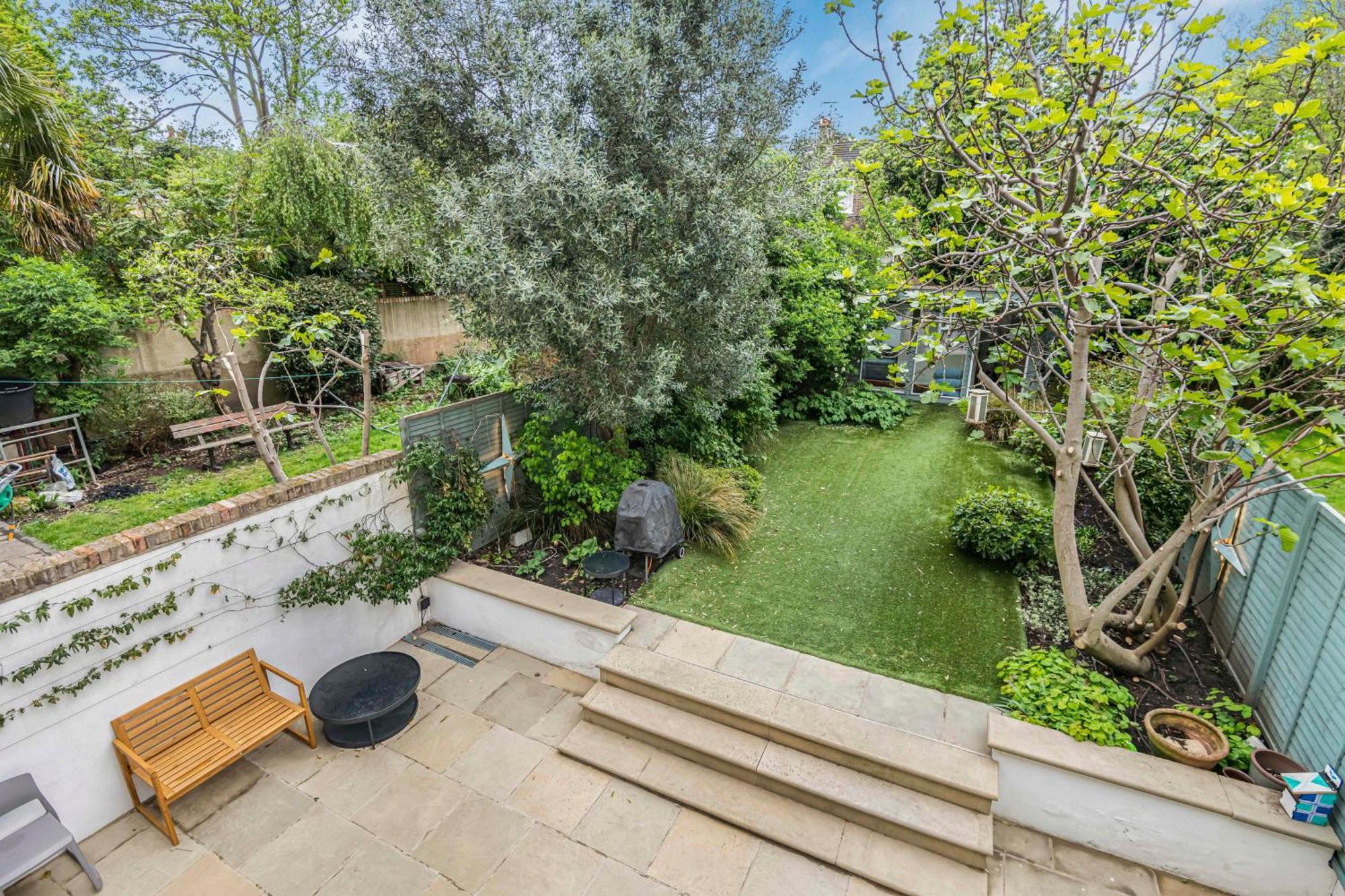 The Grand Camden Garden 4br