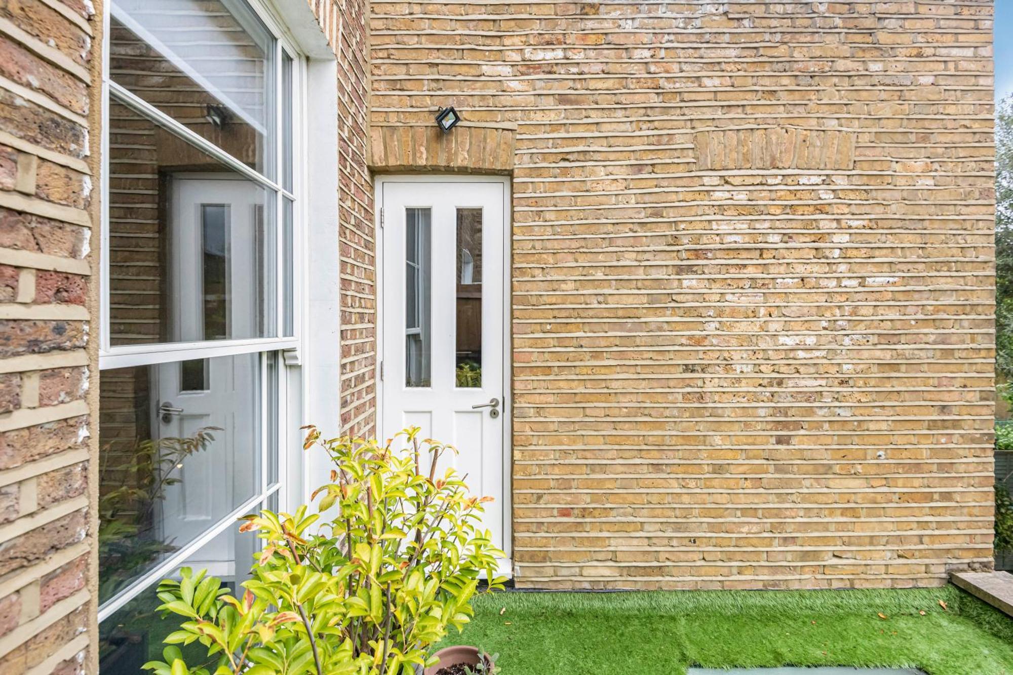 The Grand Camden Garden 4br