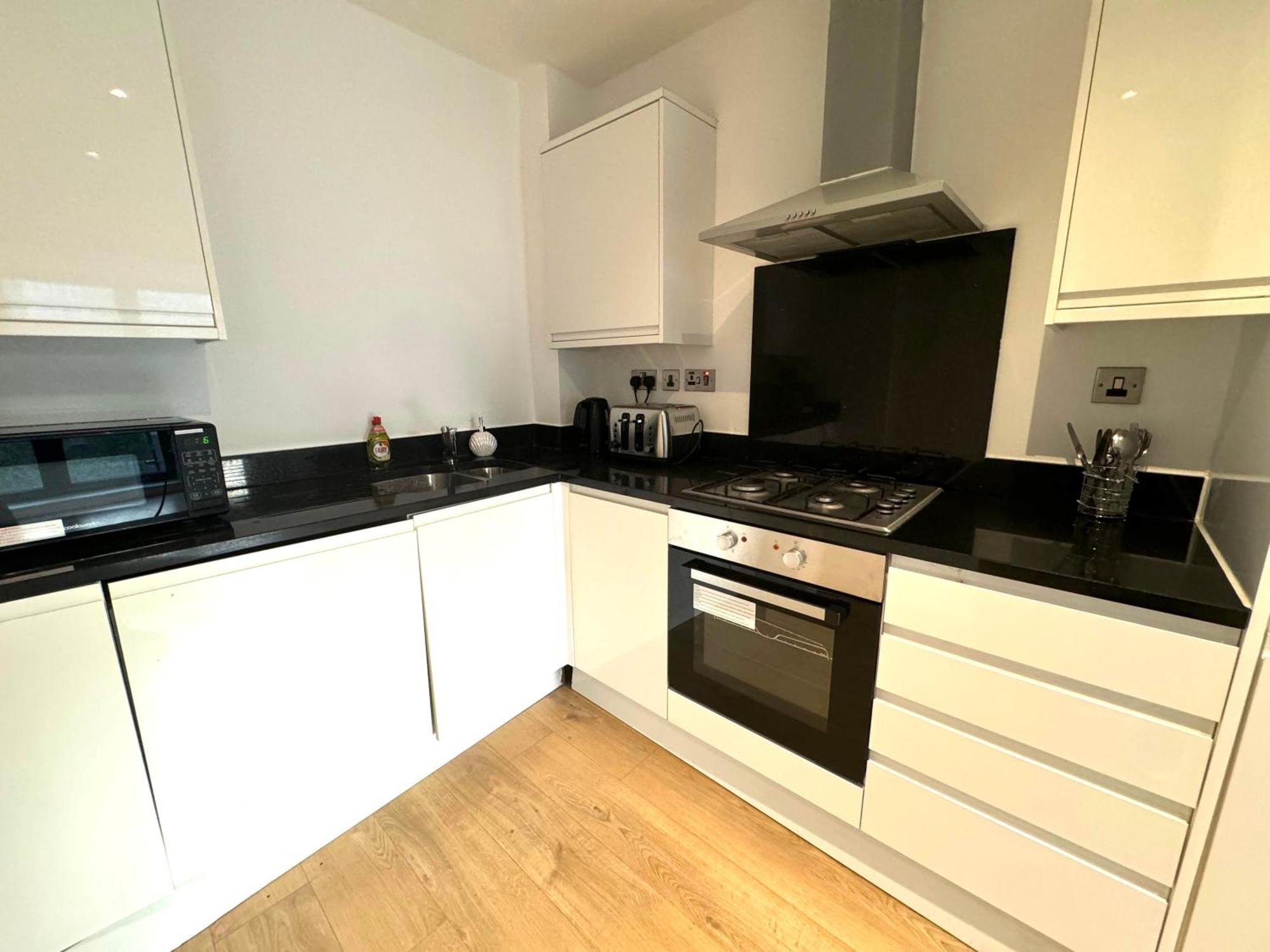 Apartment Stunning 2bedroom Flat With 2 Balcony In Whitechapel - 5mins To Aldgate Station