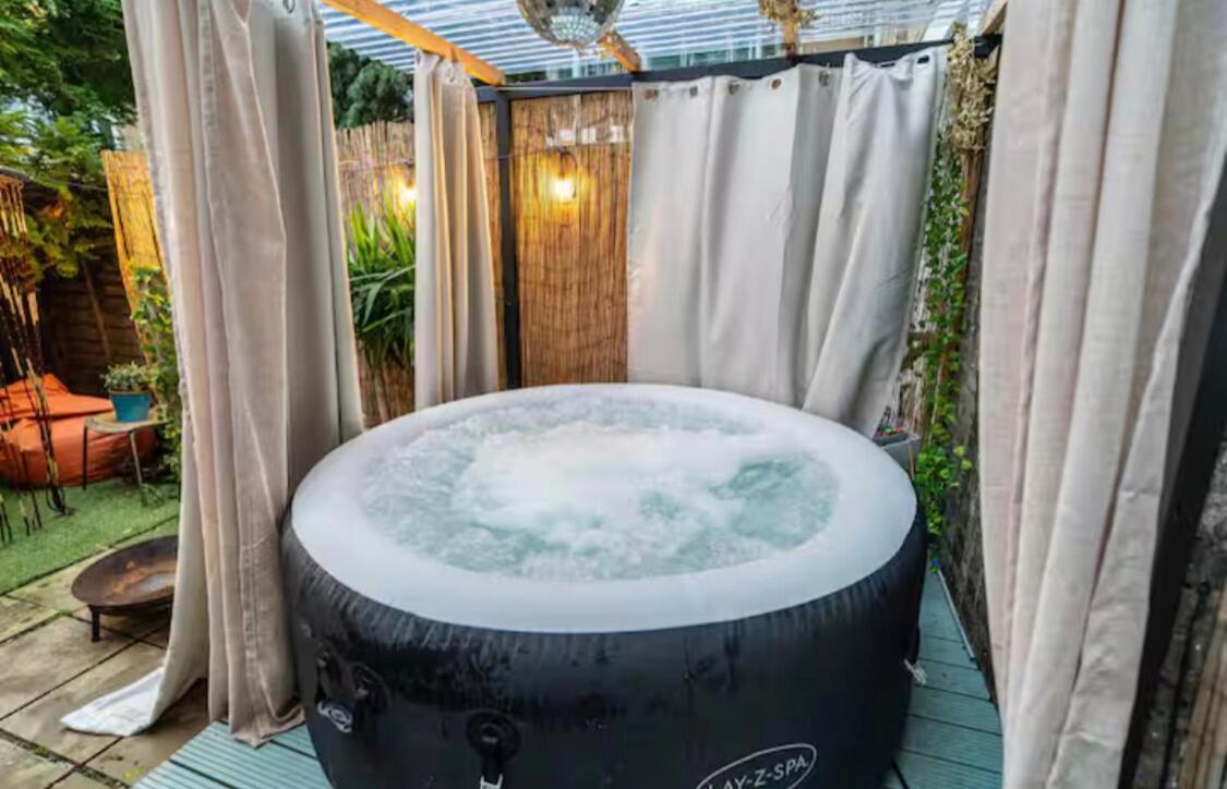 The Serene With Hot Tub, Sauna And Cinema Experience *