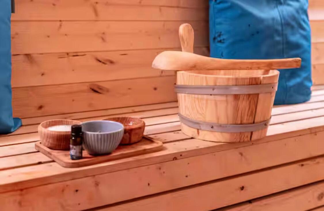 Holiday home The Serene With Hot Tub, Sauna And Cinema Experience *