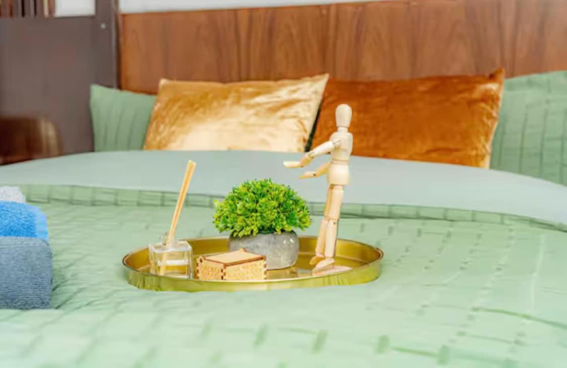 The Serene With Hot Tub, Sauna And Cinema Experience Holiday home