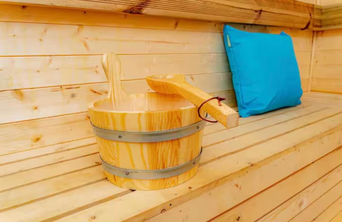 Holiday home The Serene With Hot Tub, Sauna And Cinema Experience London