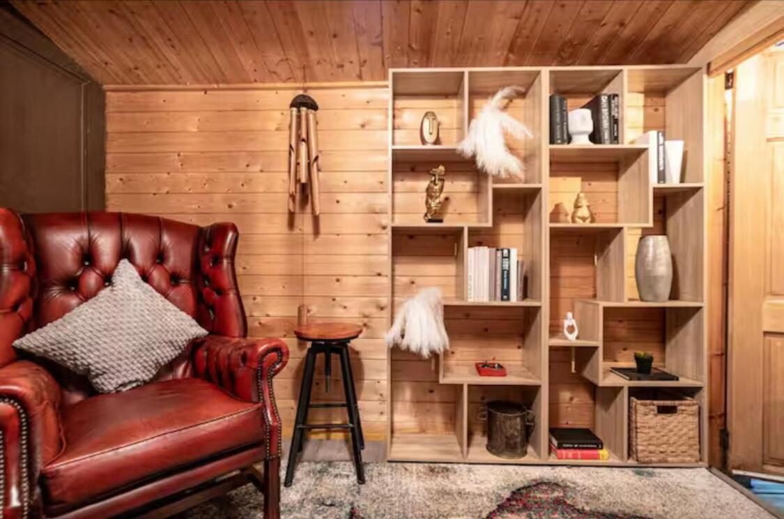 The Serene With Hot Tub, Sauna And Cinema Experience Holiday home