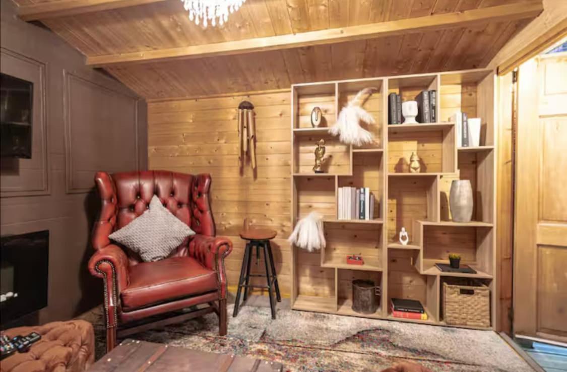 Holiday home The Serene With Hot Tub, Sauna And Cinema Experience London