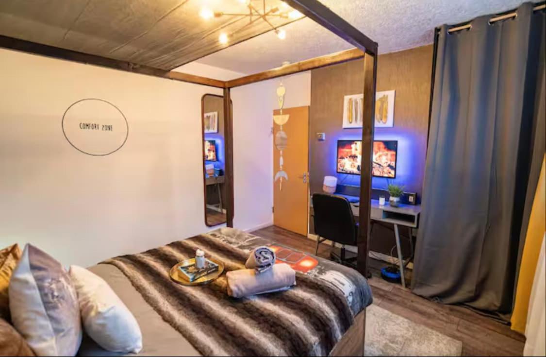 The Serene With Hot Tub, Sauna And Cinema Experience London