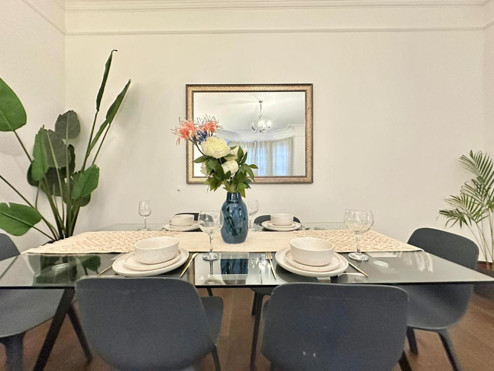 Family Four Bedroom Near Oxford Street Apartment *