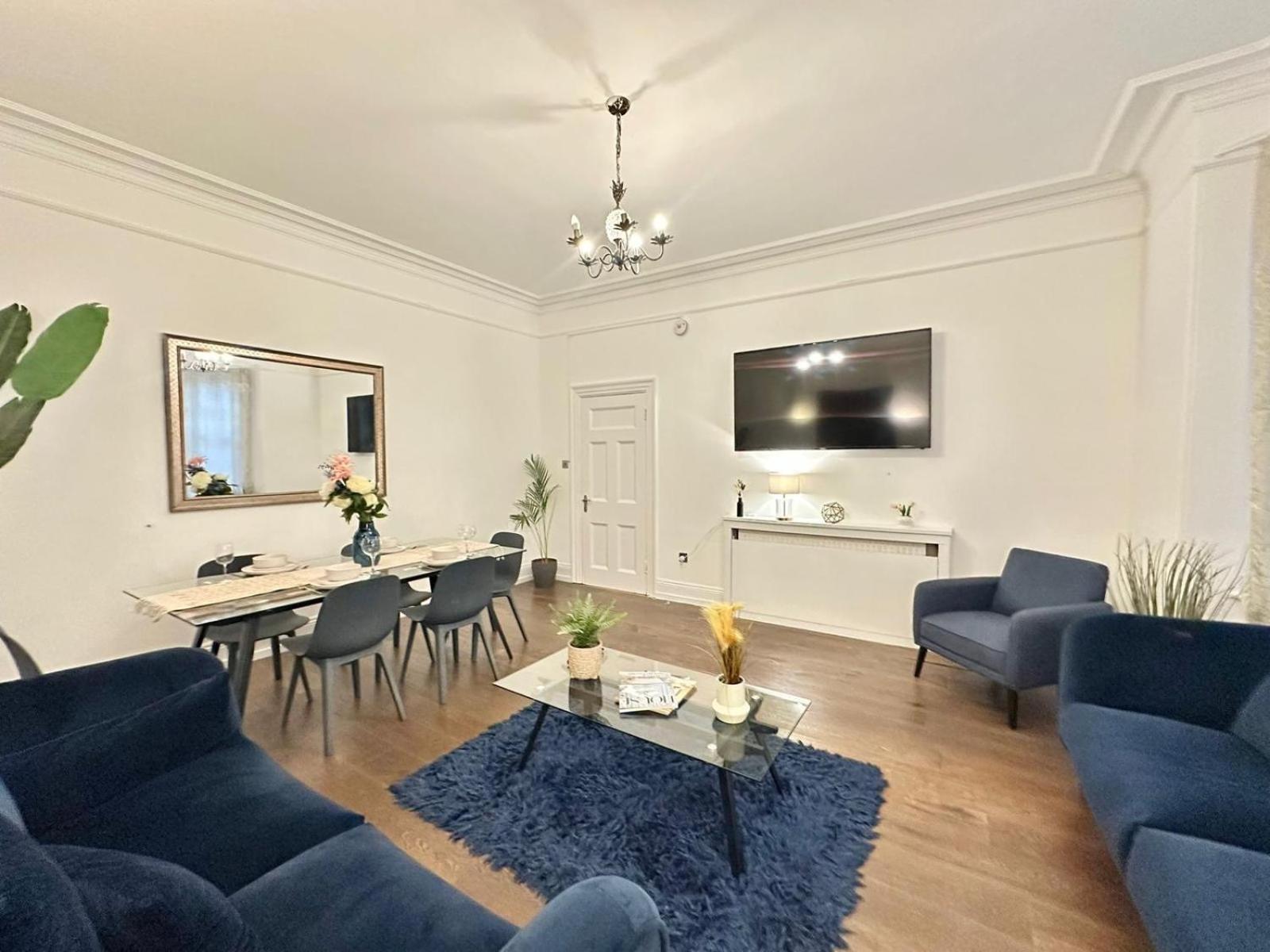 Family Four Bedroom Near Oxford Street Apartment