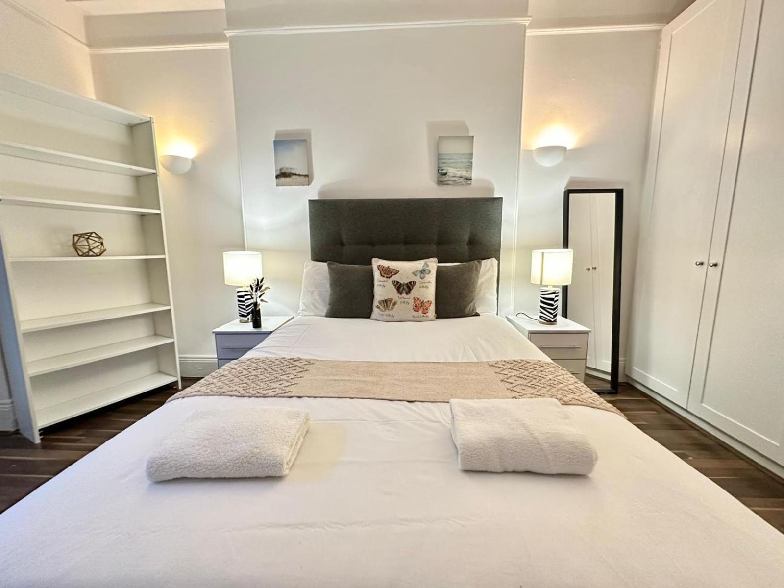 Family Four Bedroom Near Oxford Street Apartment *