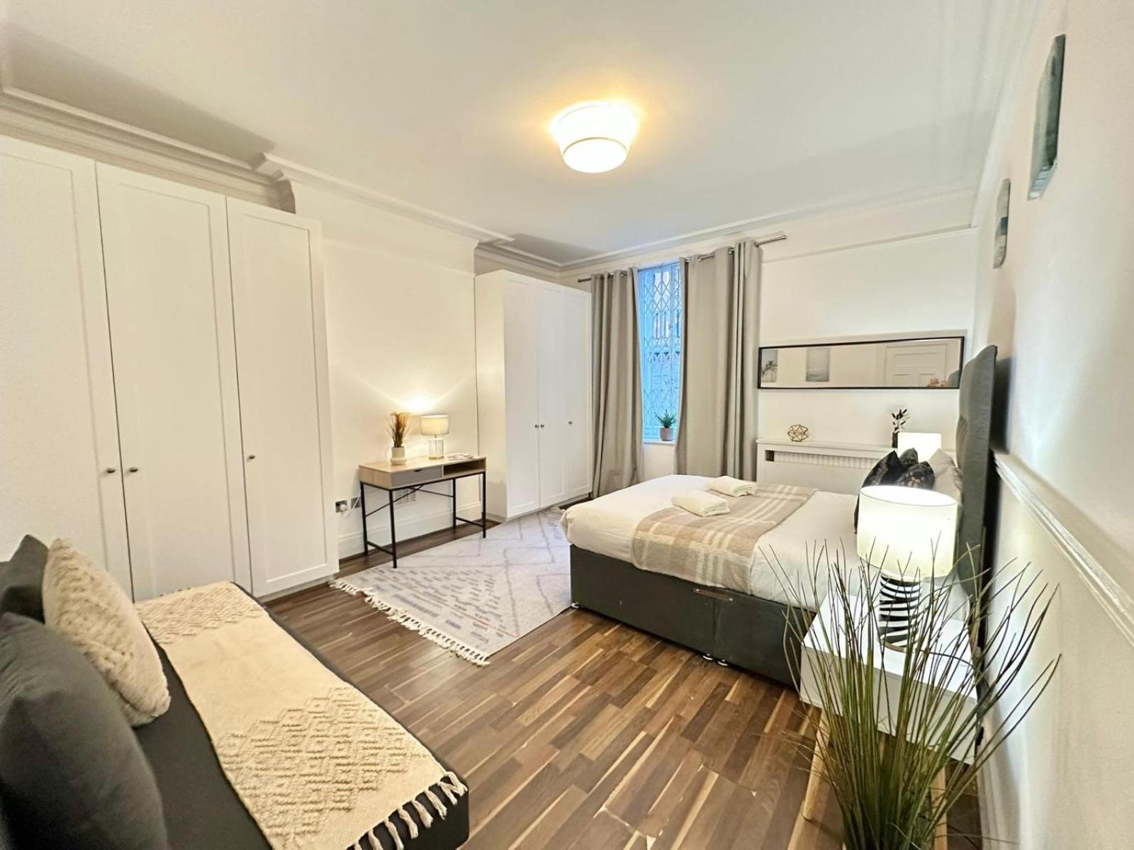 Family Four Bedroom Near Oxford Street