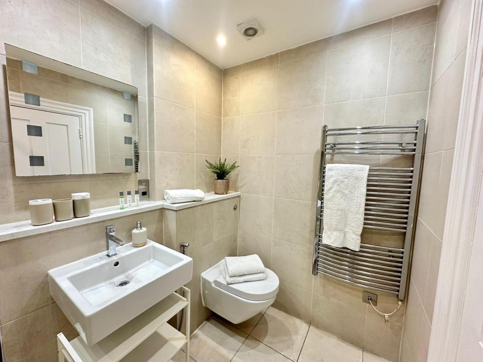 Apartment Family Four Bedroom Near Oxford Street *