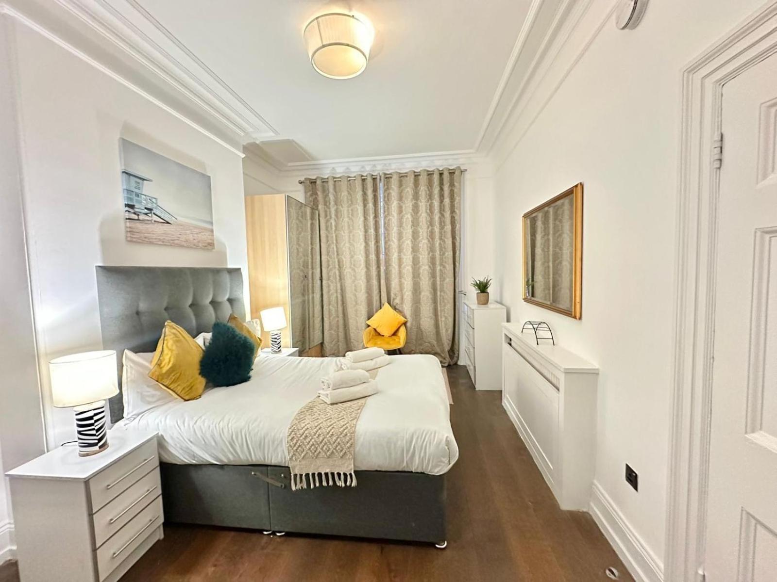 Family Four Bedroom Near Oxford Street Apartment