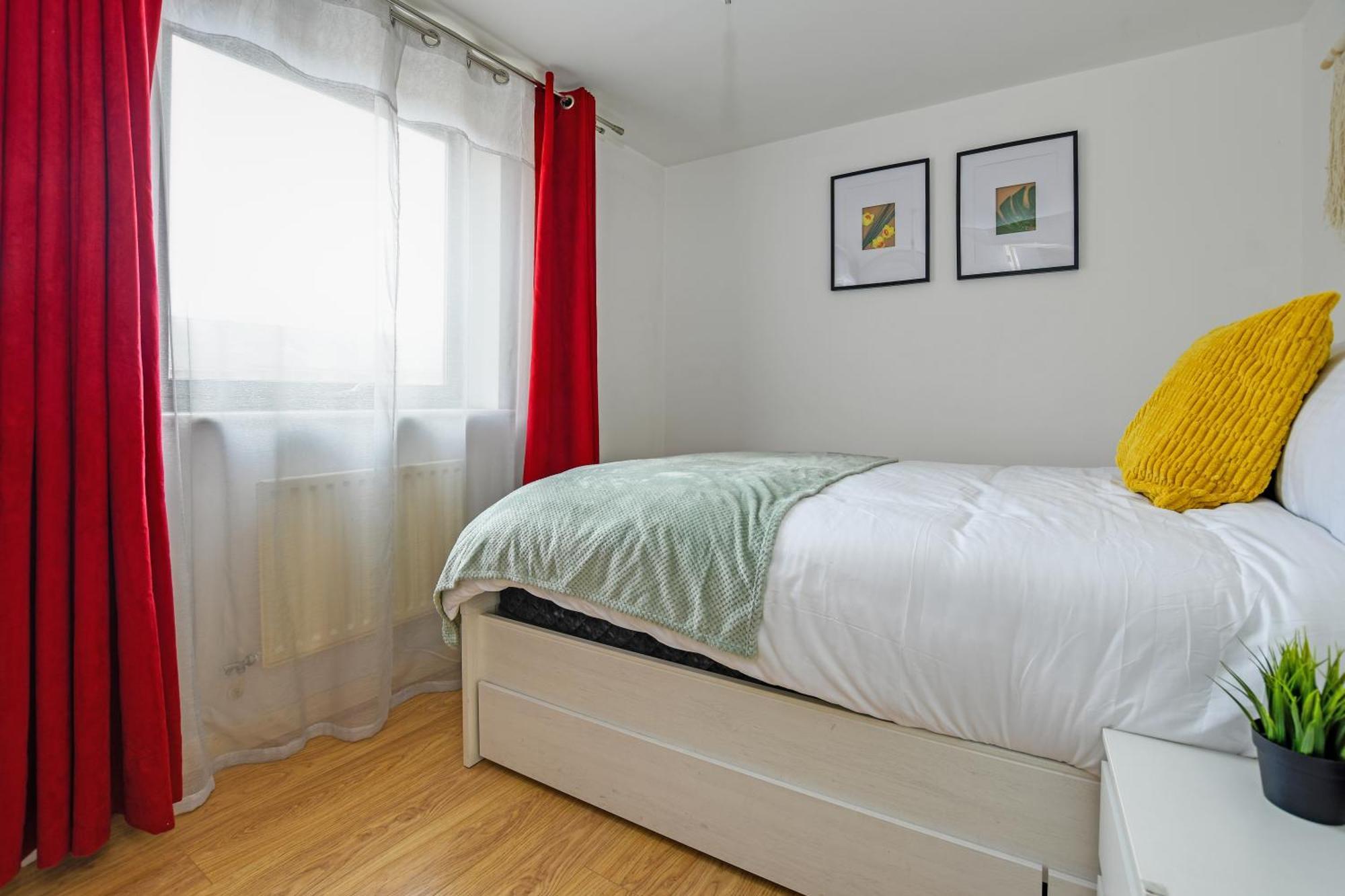 Apartment Beautiful Spacious 2 Bed Flat With 2 Parking Near Wembley Stadium *