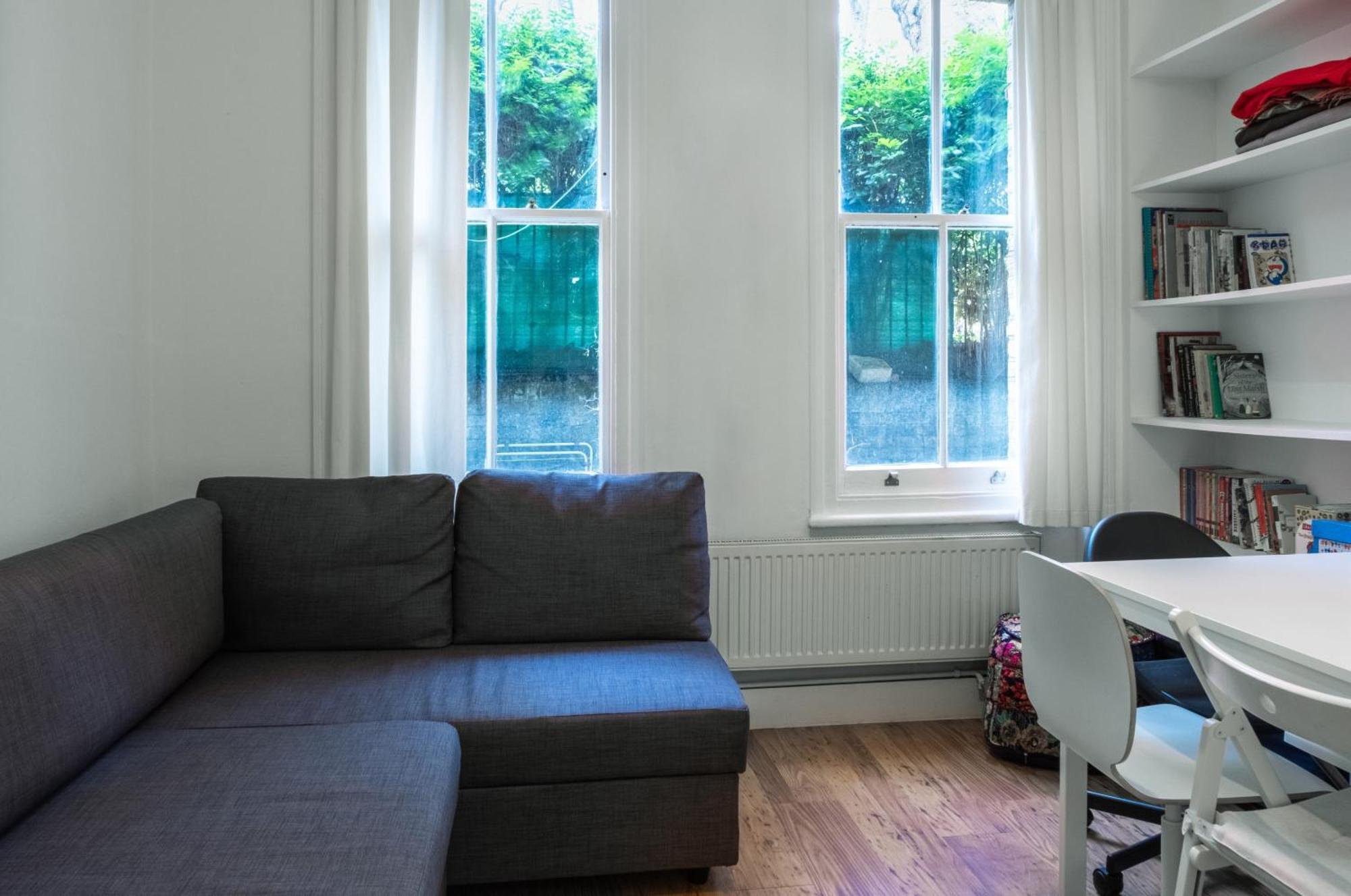 Well-connected 2bd Flat In Elephant & Castle