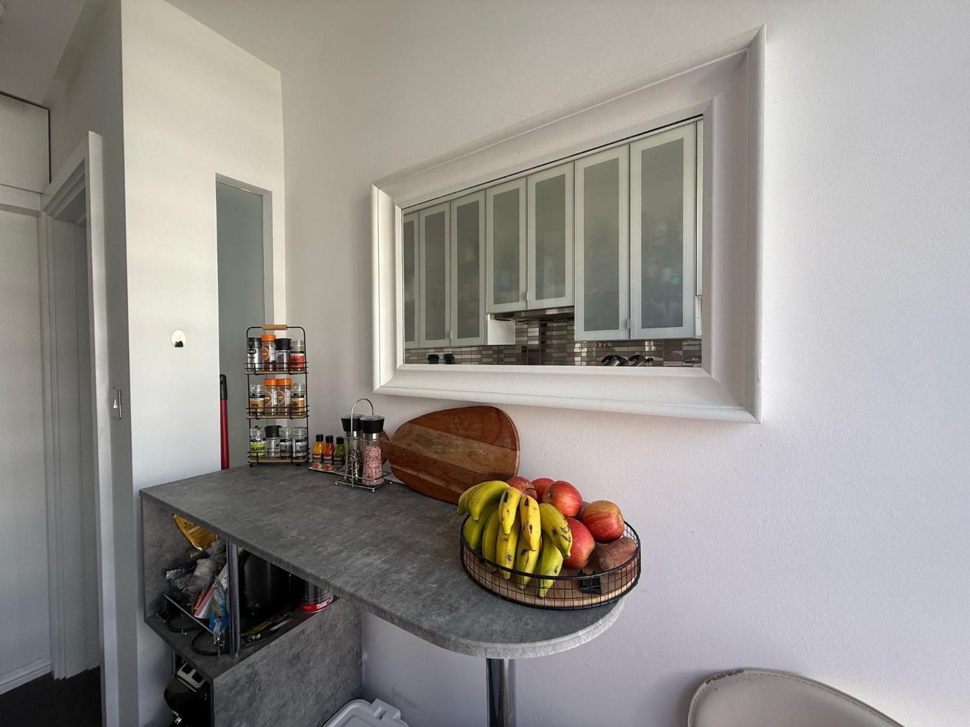 Large One Bedroom Near Kensington Gardens, Notting Hill Apartment London