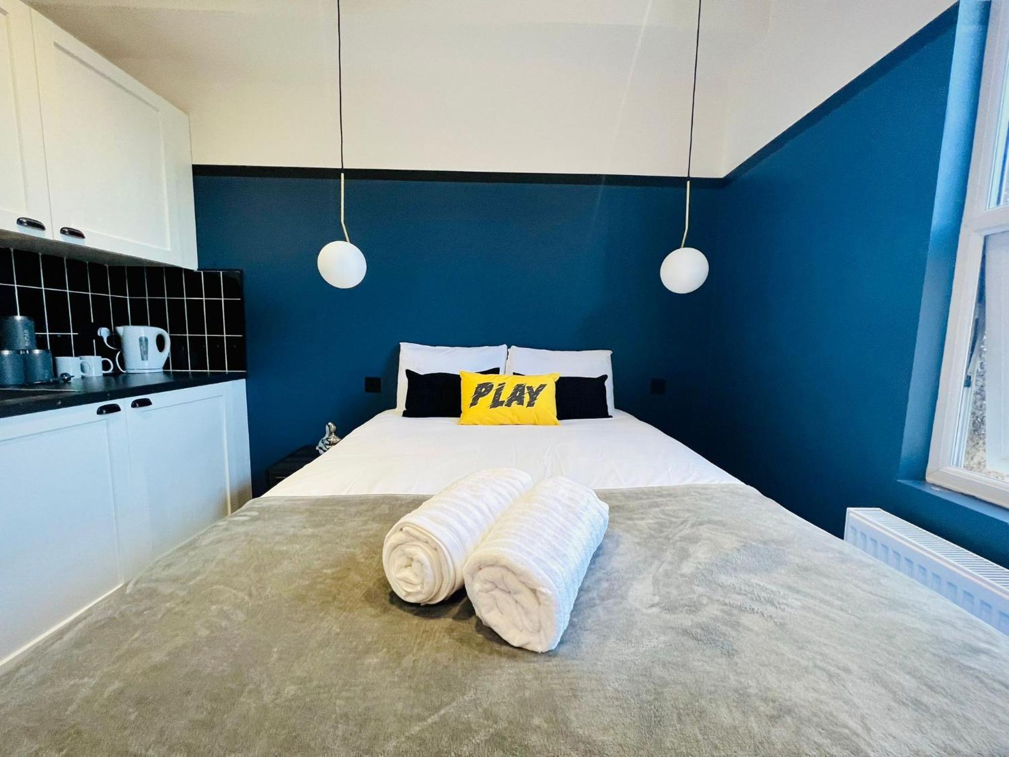 The Blue House Peckham - No 61 - Prime Location