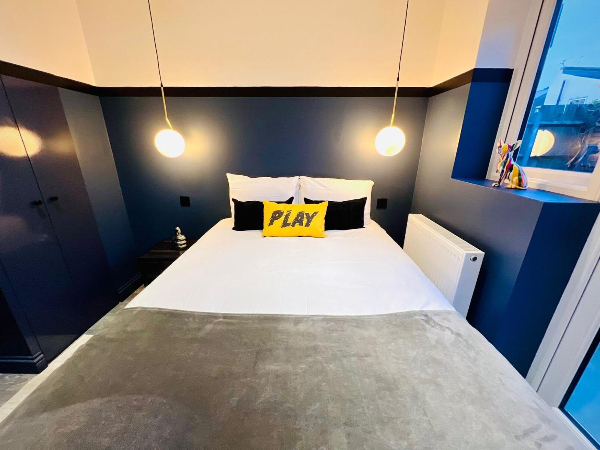 The Blue House Peckham - No 61 - Prime Location * London
