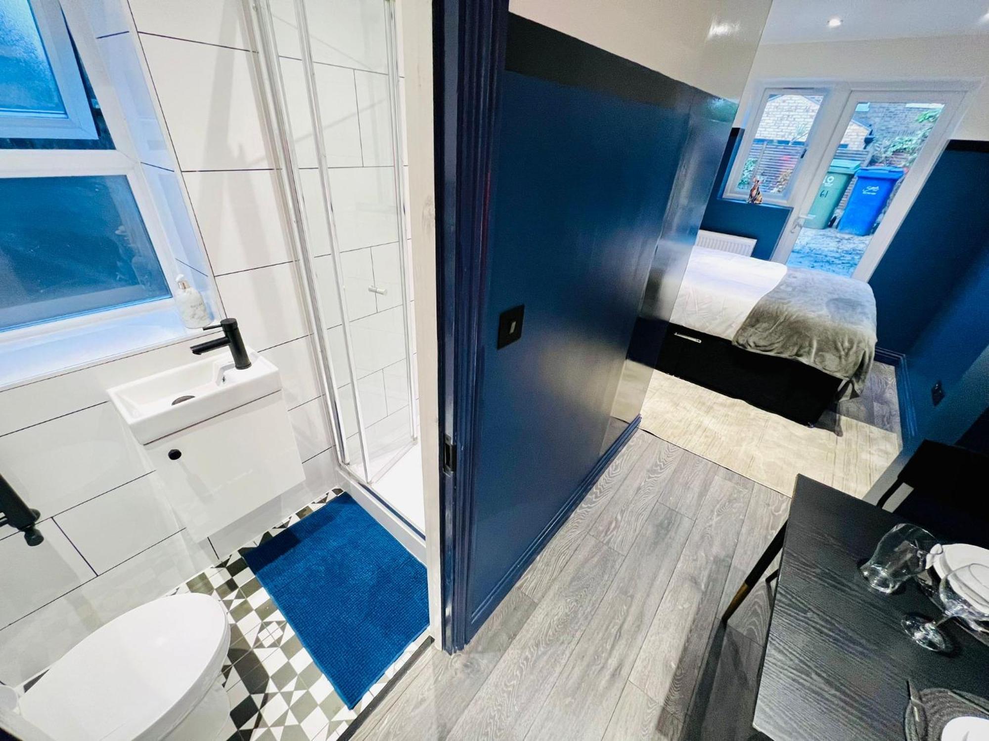 The Blue House Peckham - No 61 - Prime Location * London