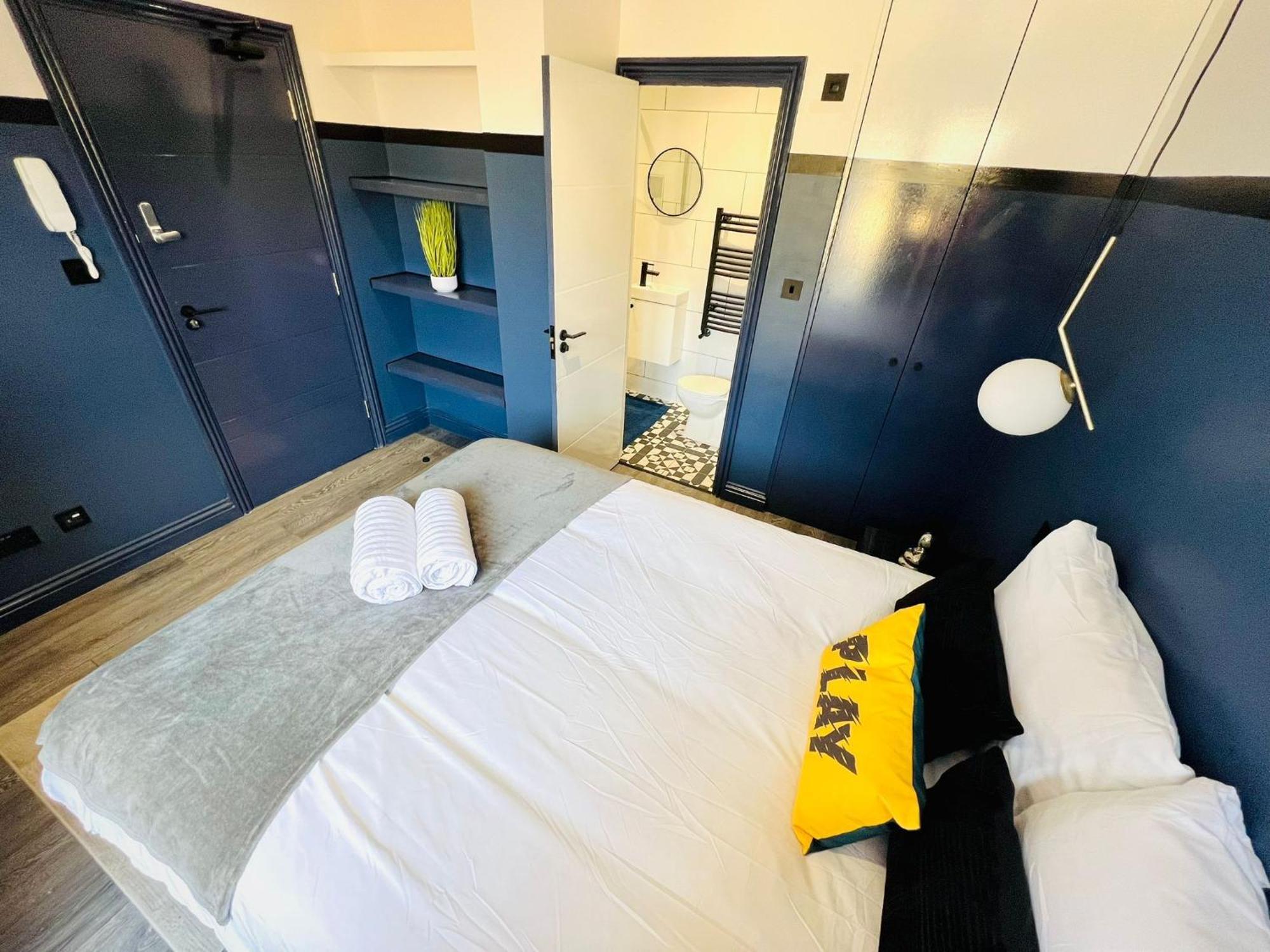 The Blue House Peckham - No 61 - Prime Location Apartment London