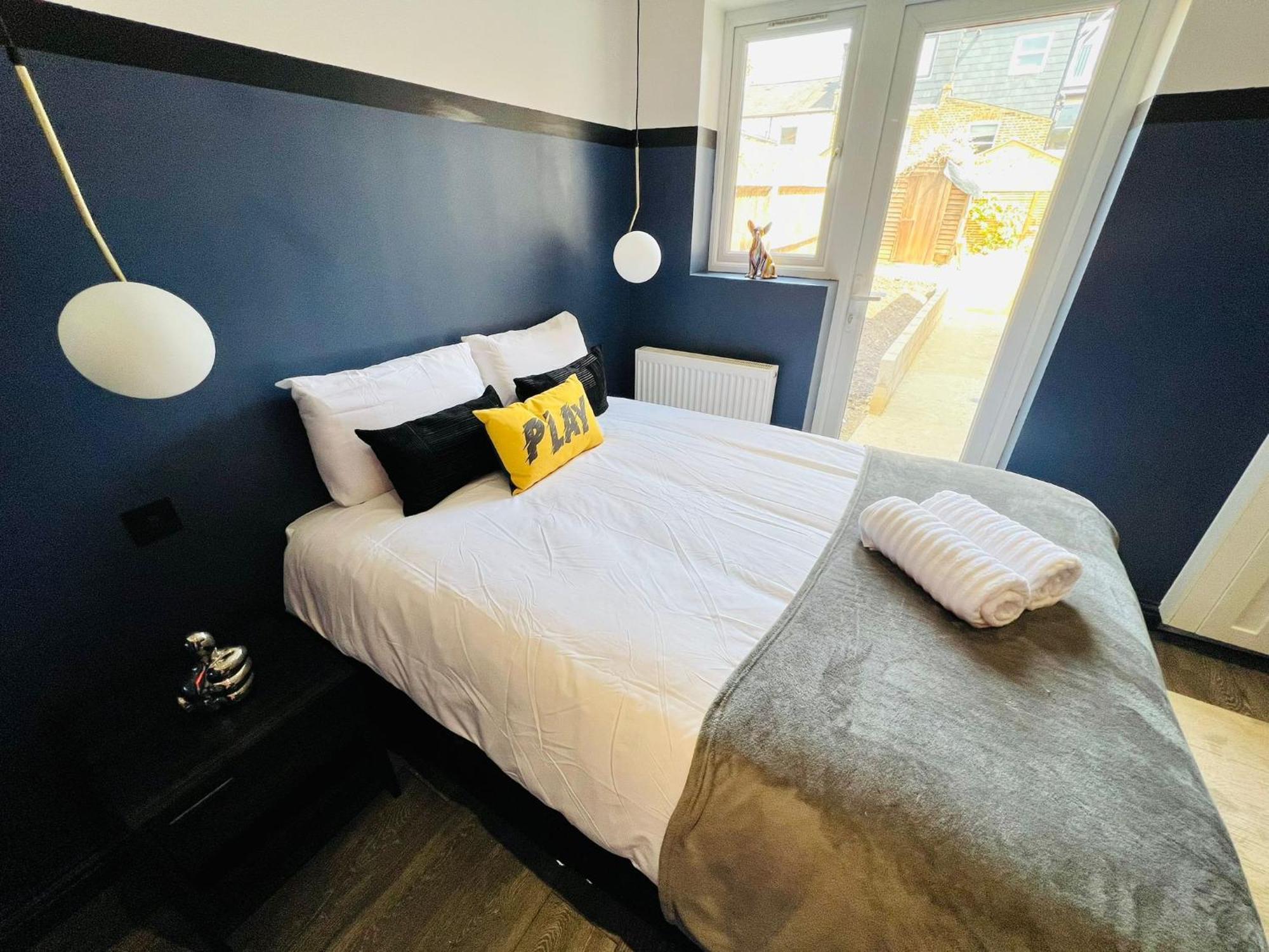 The Blue House Peckham - No 61 - Prime Location Apartment London