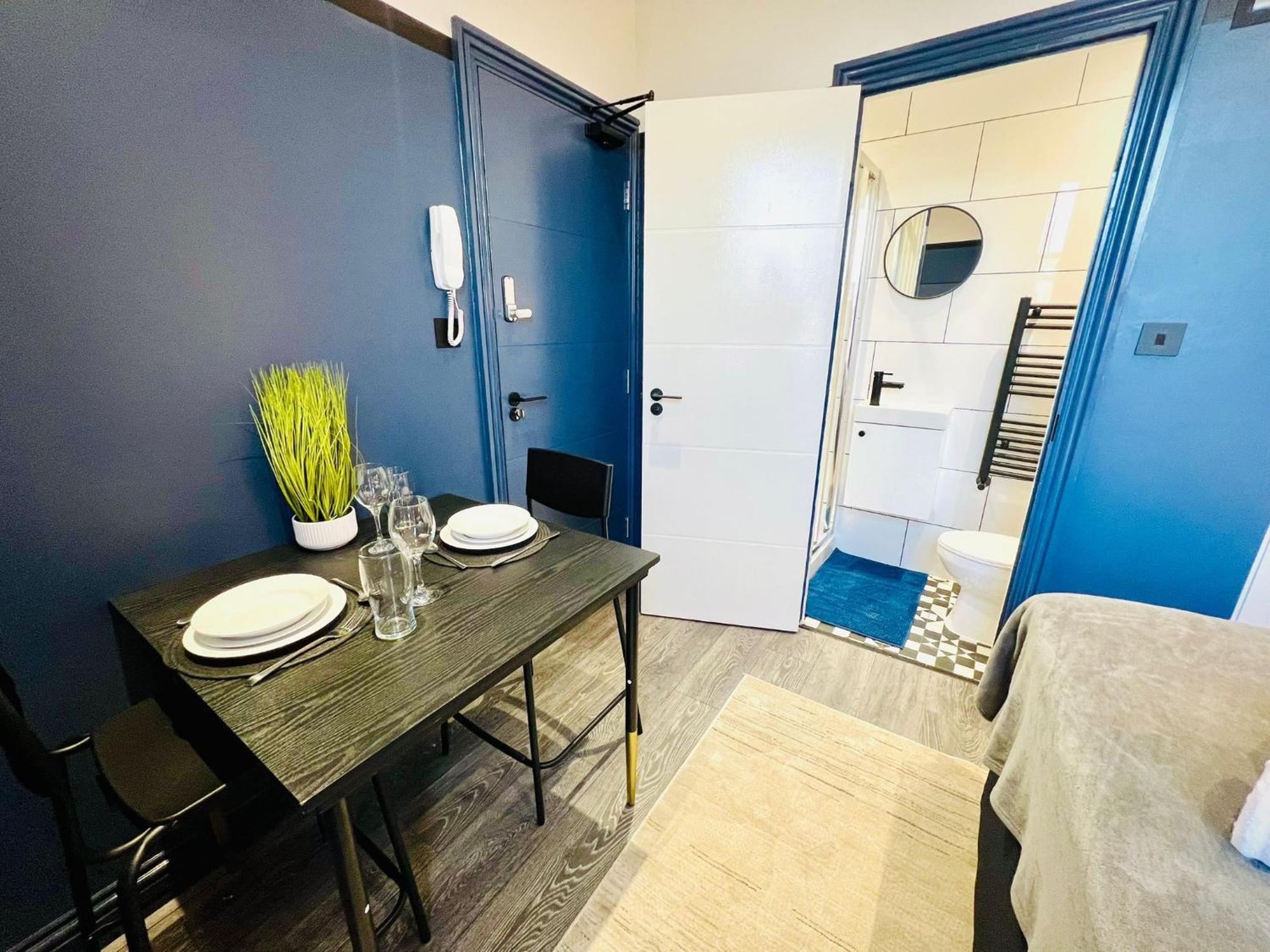 The Blue House Peckham - No 61 - Prime Location * London