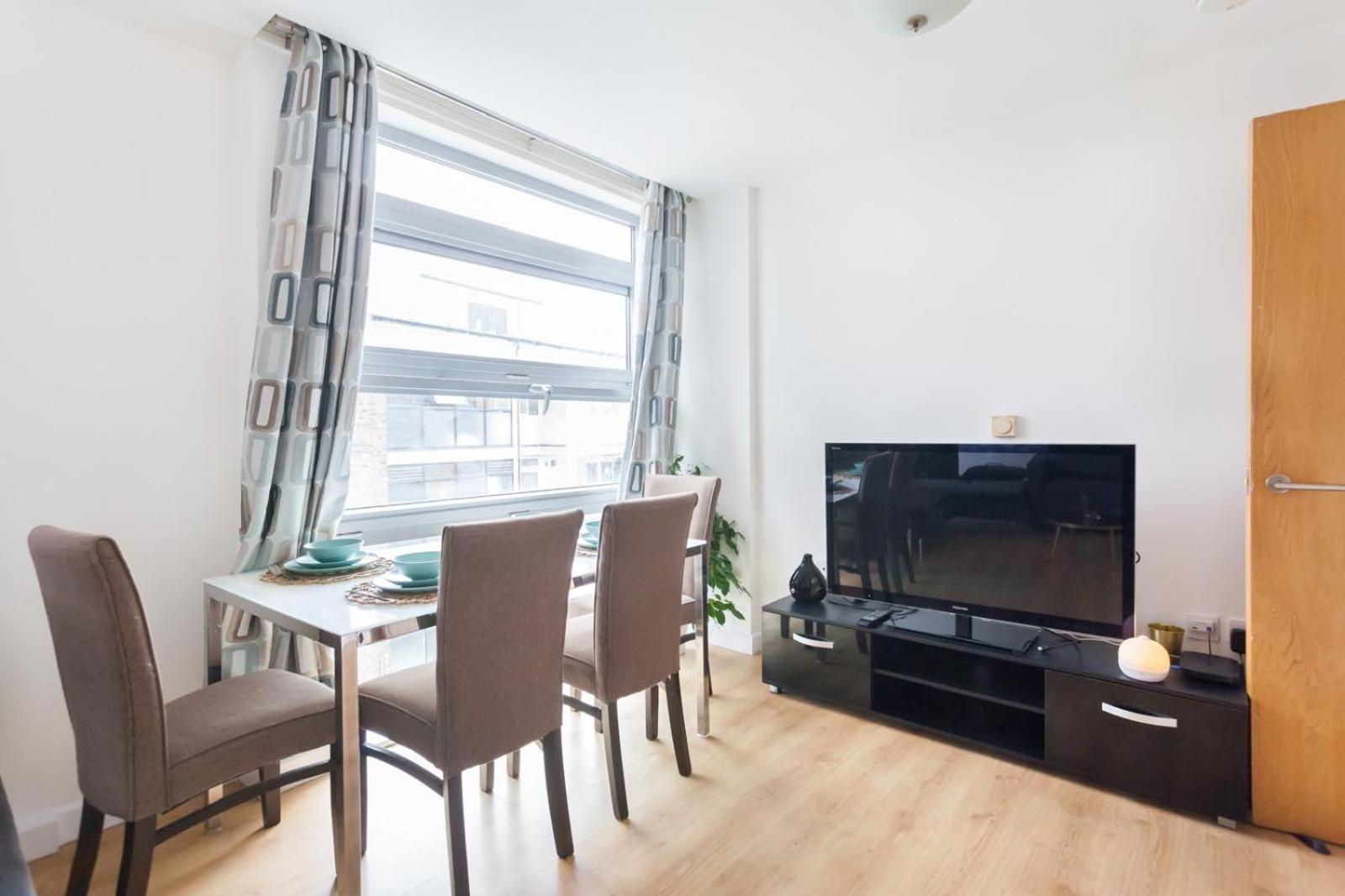 Cozy 2 Bedroom Near Tower Bridge Apartment