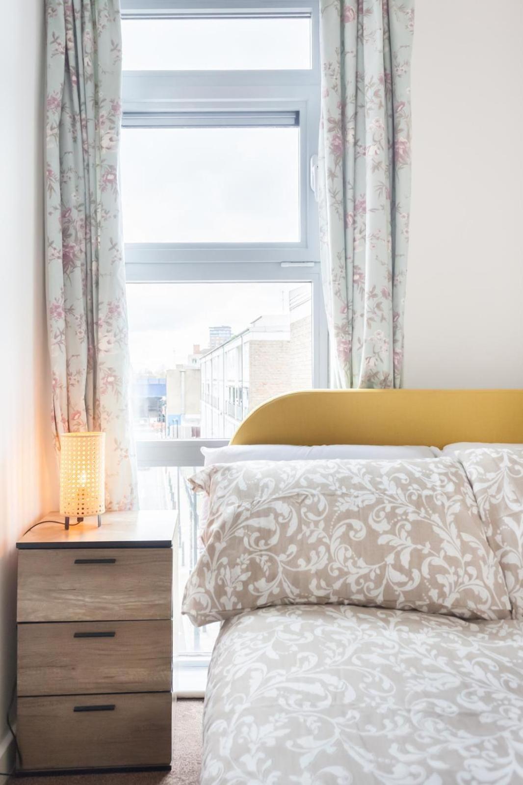 Cozy 2 Bedroom Near Tower Bridge Apartment *