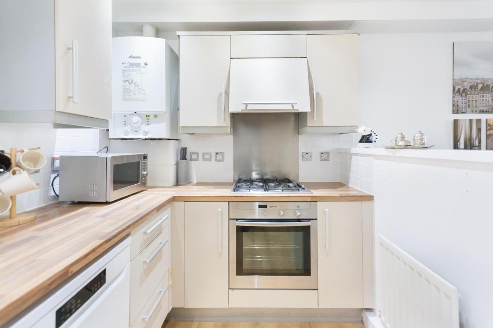 Cozy 2 Bedroom Near Tower Bridge Apartment *