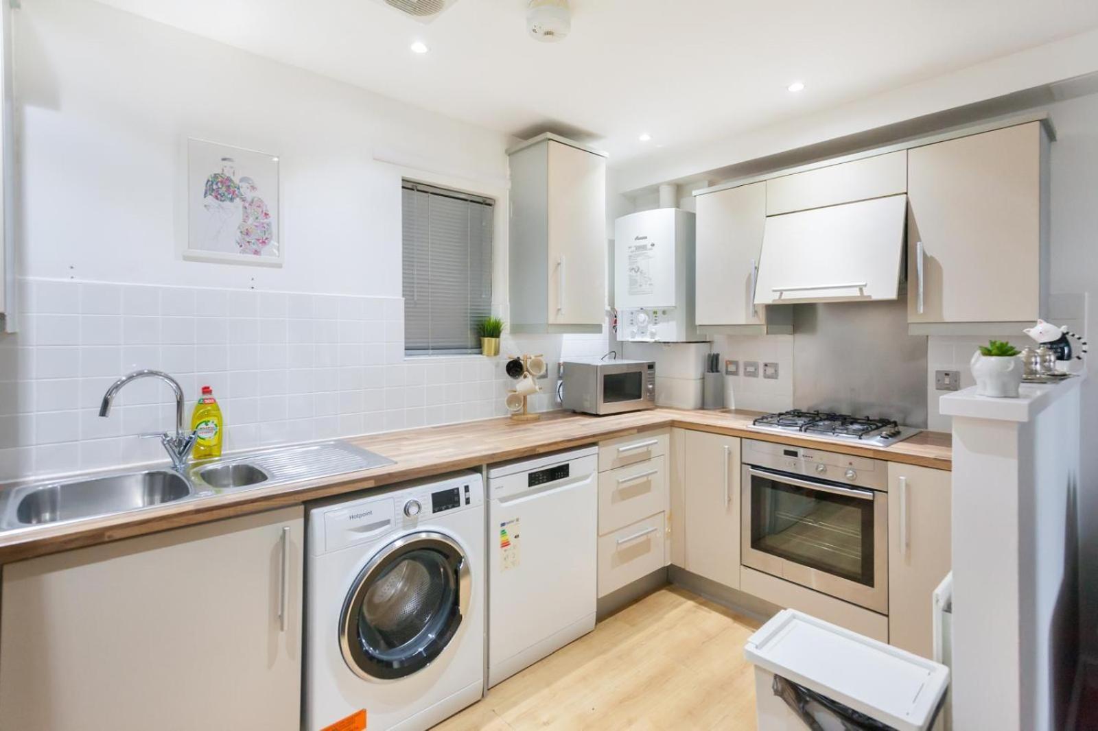 Cozy 2 Bedroom Near Tower Bridge Apartment *