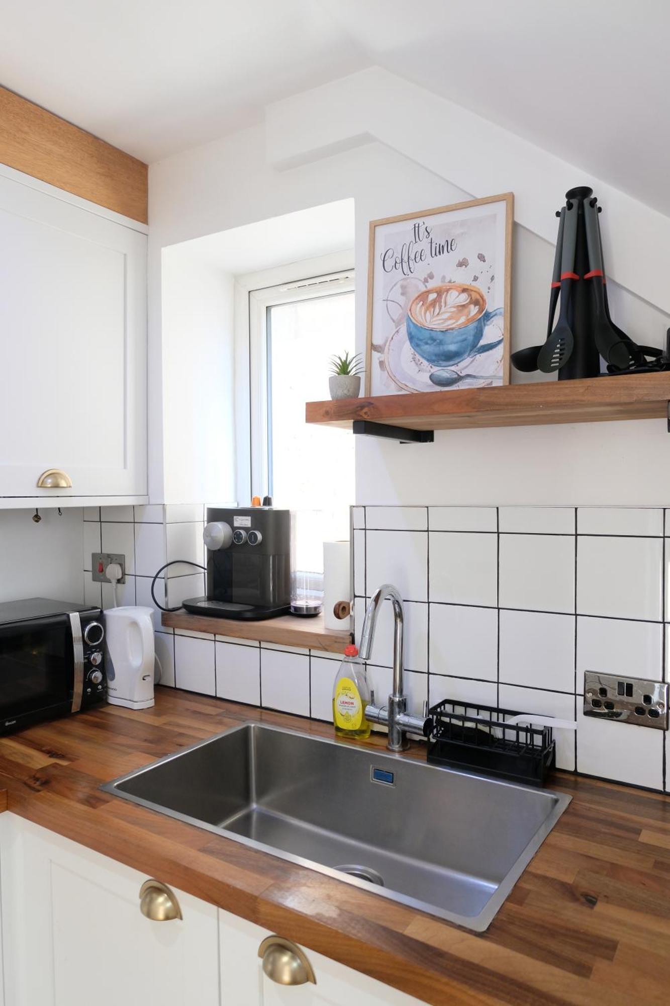 Amanah - 2 Bed Iconic Abbey Road Zone 2 * Londen