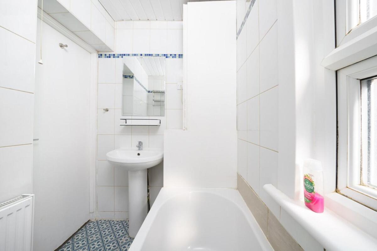 Apartment Stylish Flat 1br With Airbed Sleeps 4