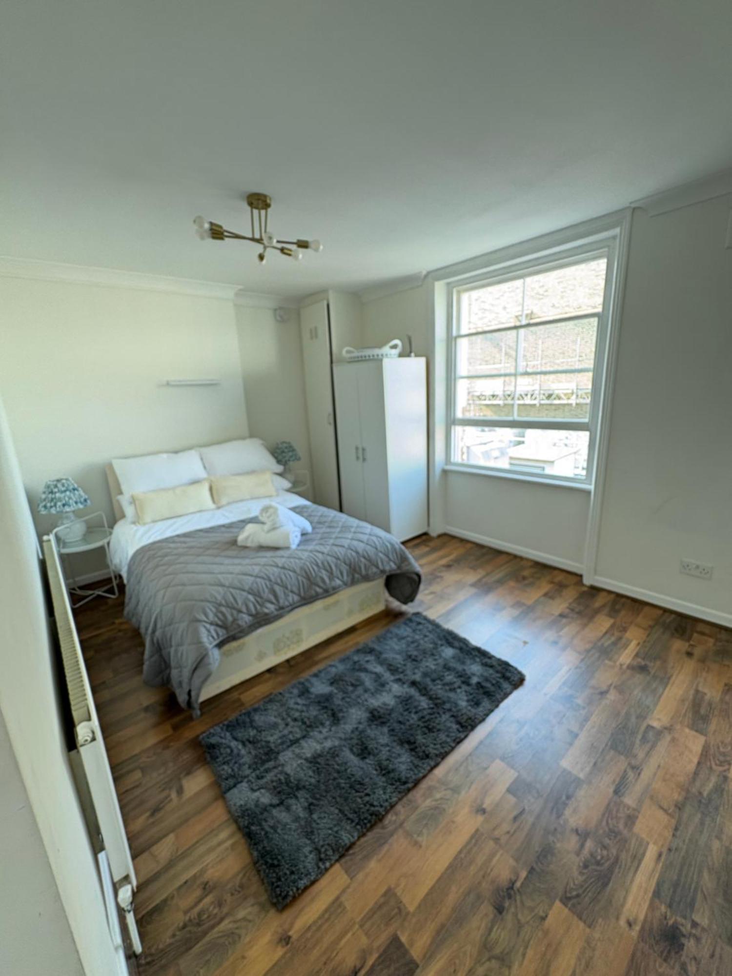 1br Earls Court Prime Location Apartment