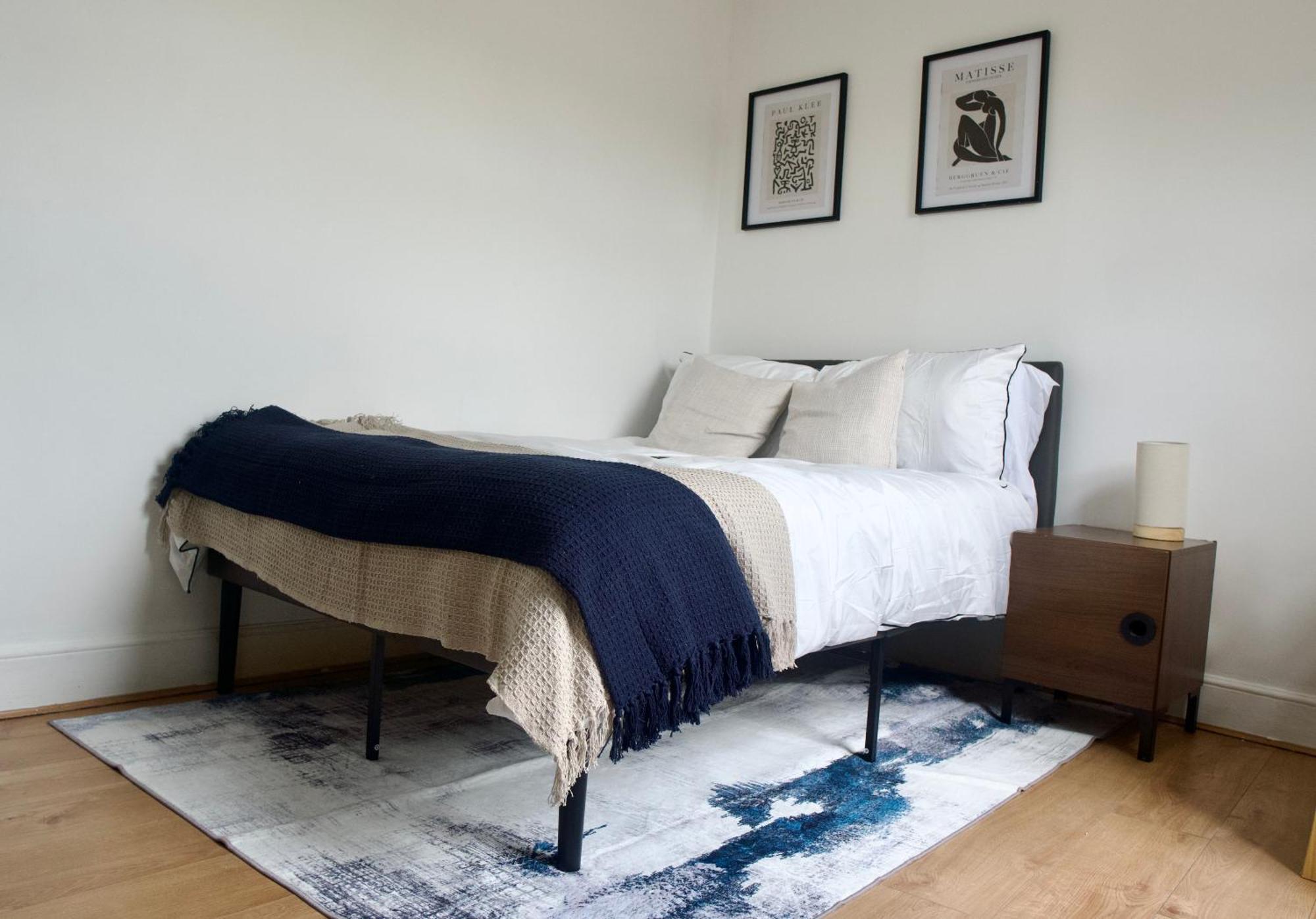 Apartment Stratford Centre, 2 Or 3 Bedroom Apartment, Walk To Westfield, Near Station, Sleeps 6 *