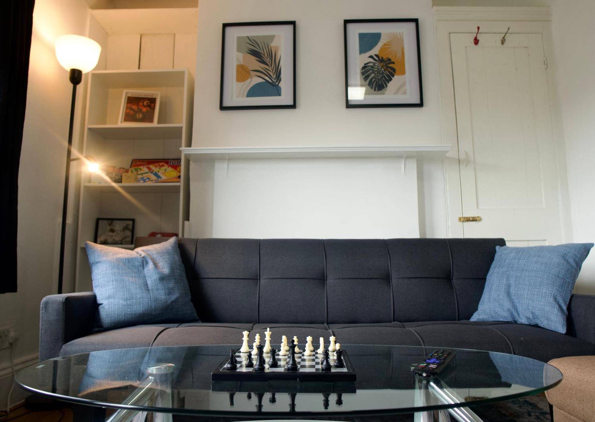 Apartment Stratford Centre, 2 Or 3 Bedroom Apartment, Walk To Westfield, Near Station, Sleeps 6
