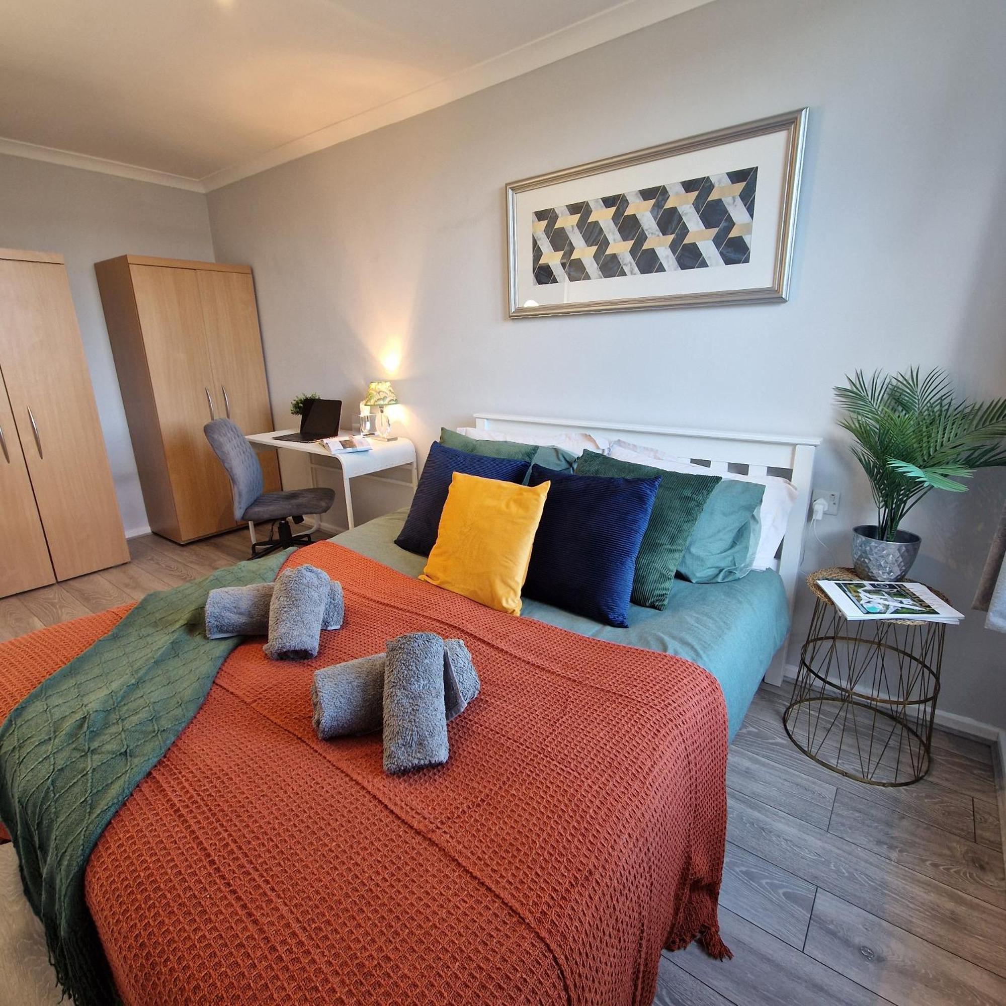 Apartamento New, Refurbished Modern & Spacious 1 Bed Flat Westfield Shepherd's Bush Free Wi-fi Super King Bed