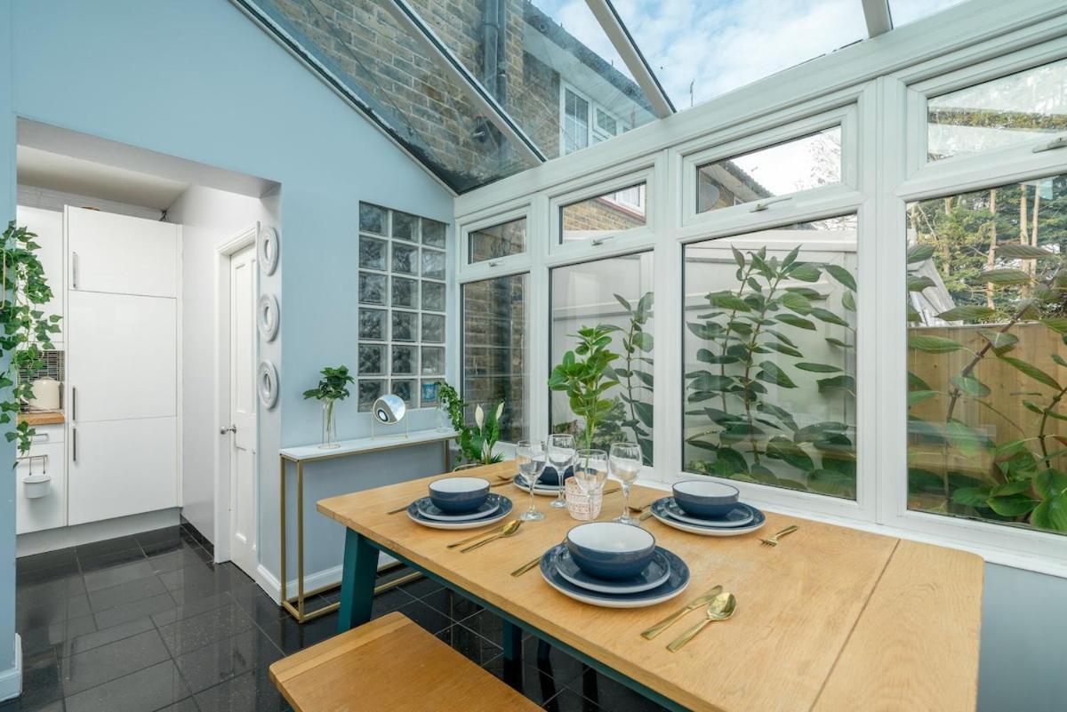 Character Luxury 6 Person 2 Bathroom Garden Sunroom Free Parking Villa *