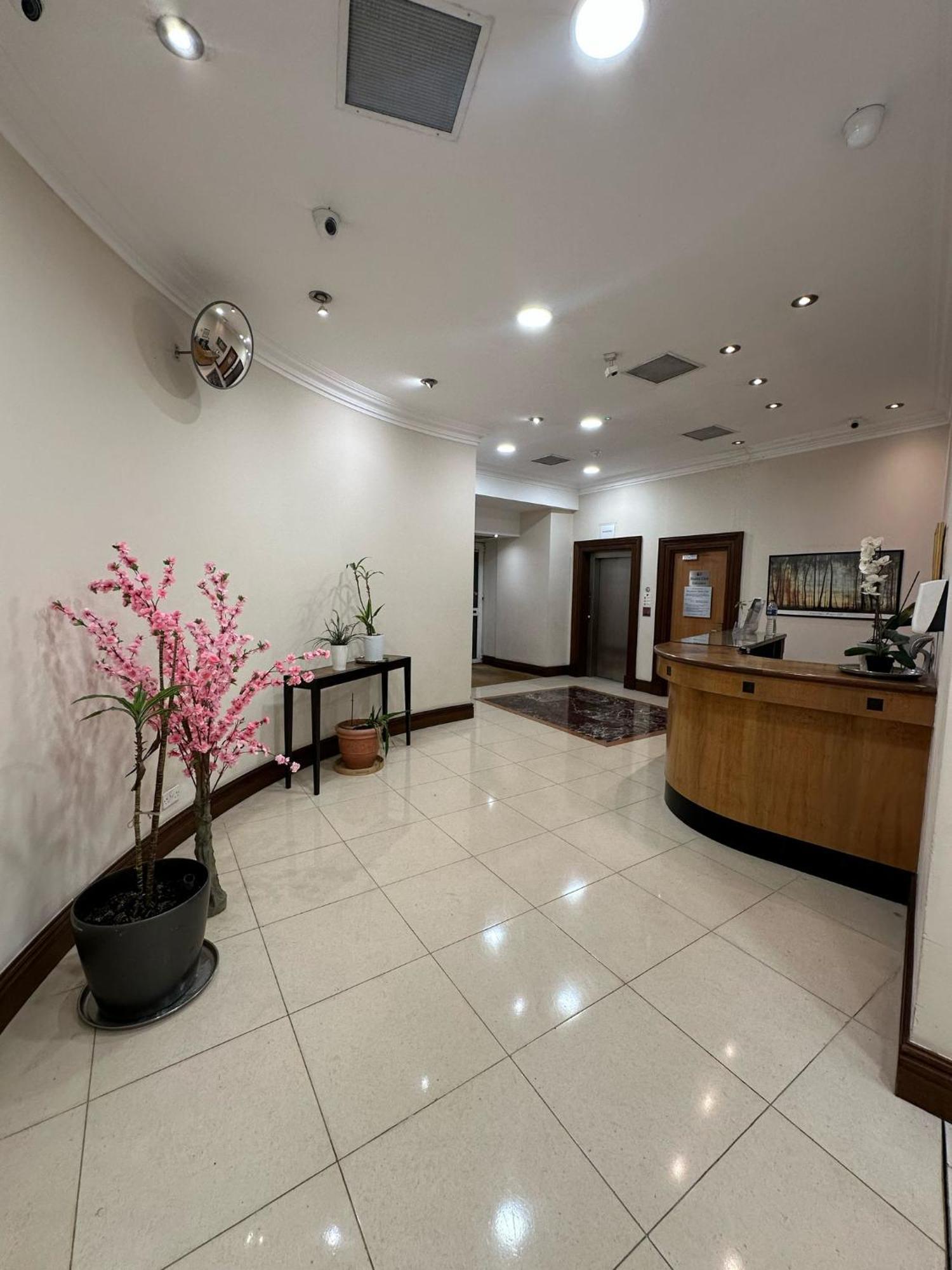 Apartment 1 Bedroom With Security 24 London
