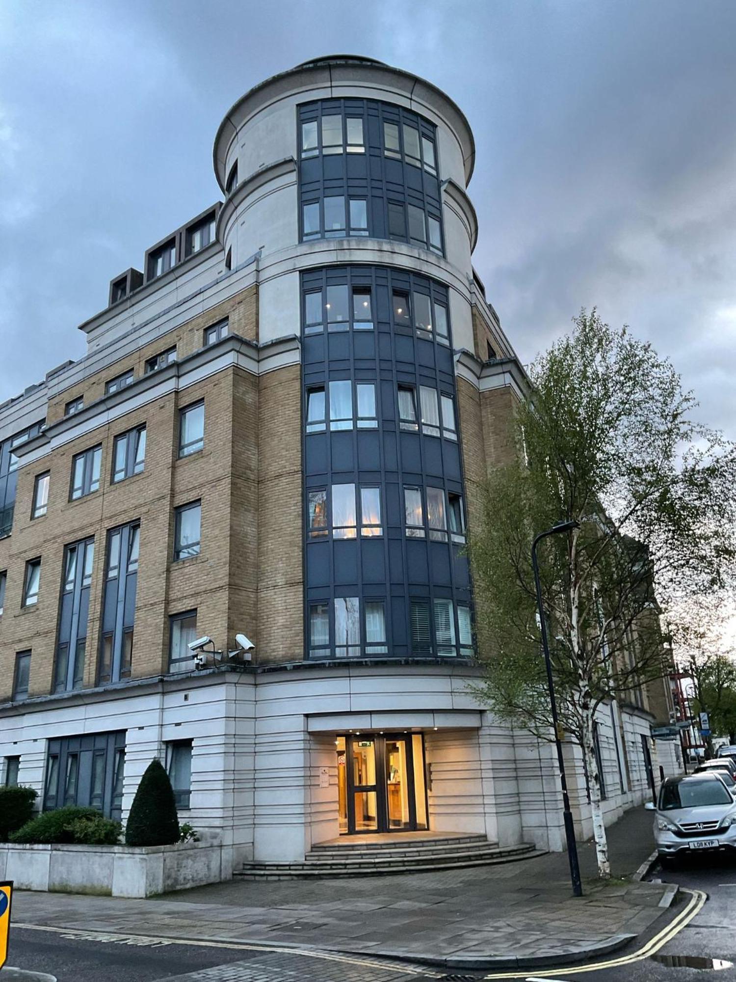 1 Bedroom With Security 24
