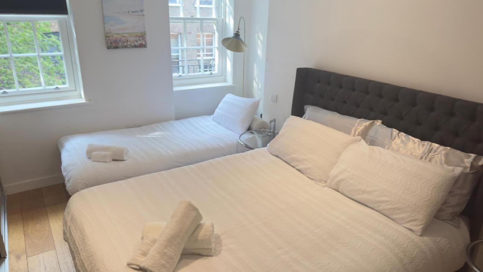 With 2 Bedrooms -sleeps6 London