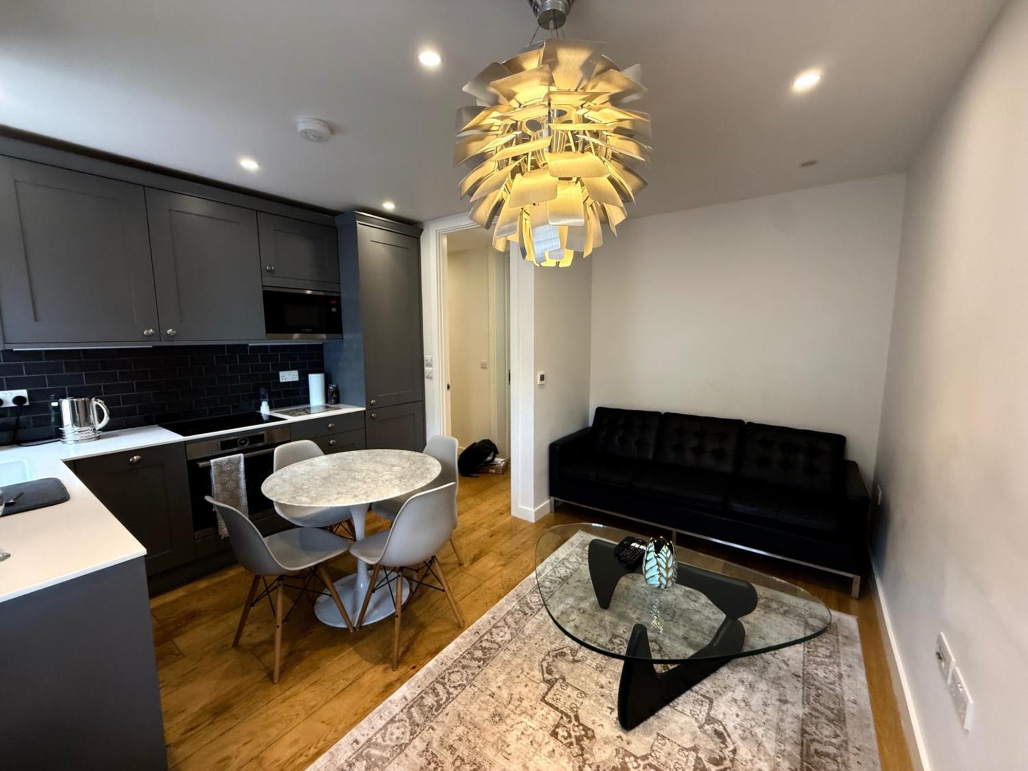 With 2 Bedrooms -sleeps6 London