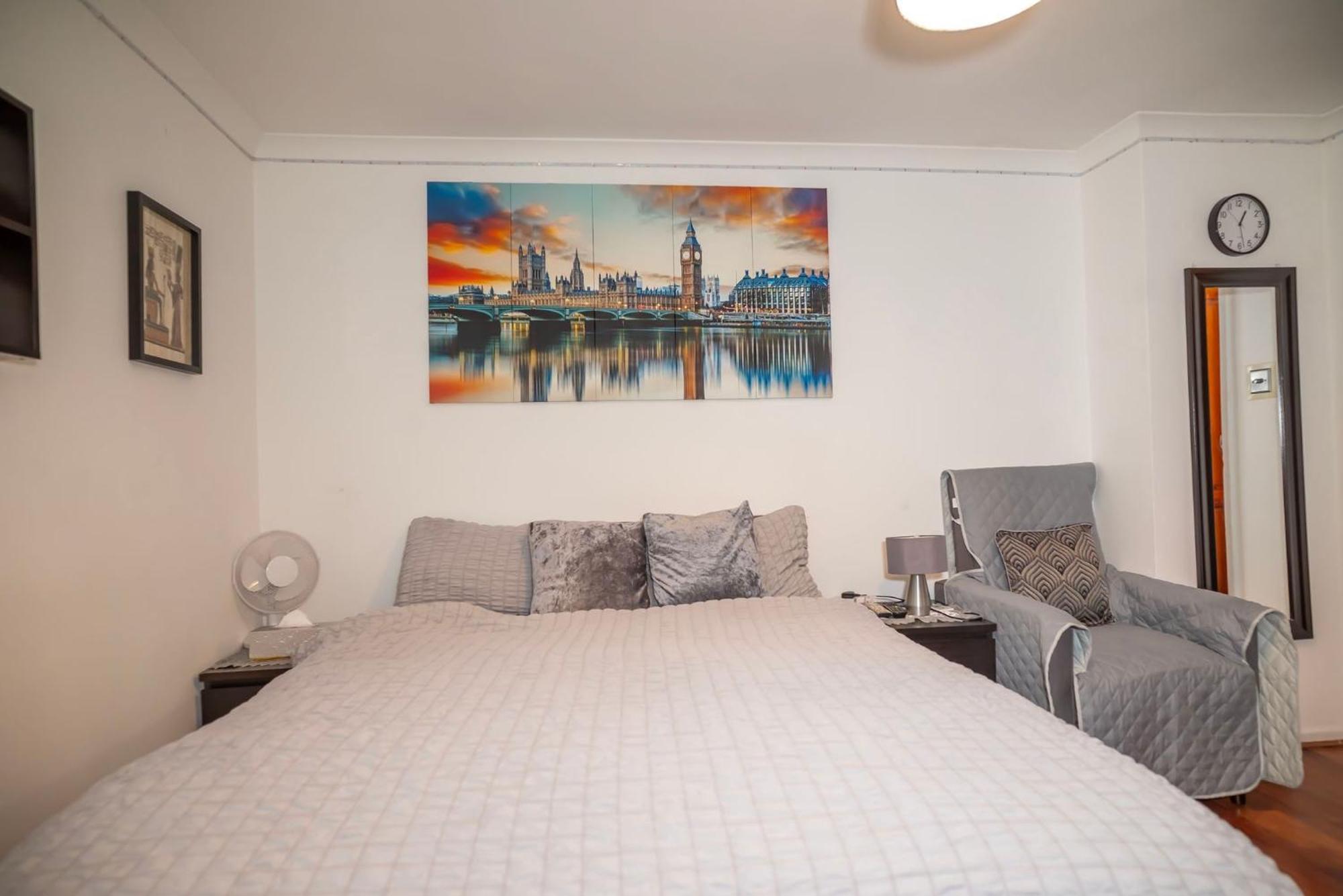 4 Bed Masonette With Garden * London