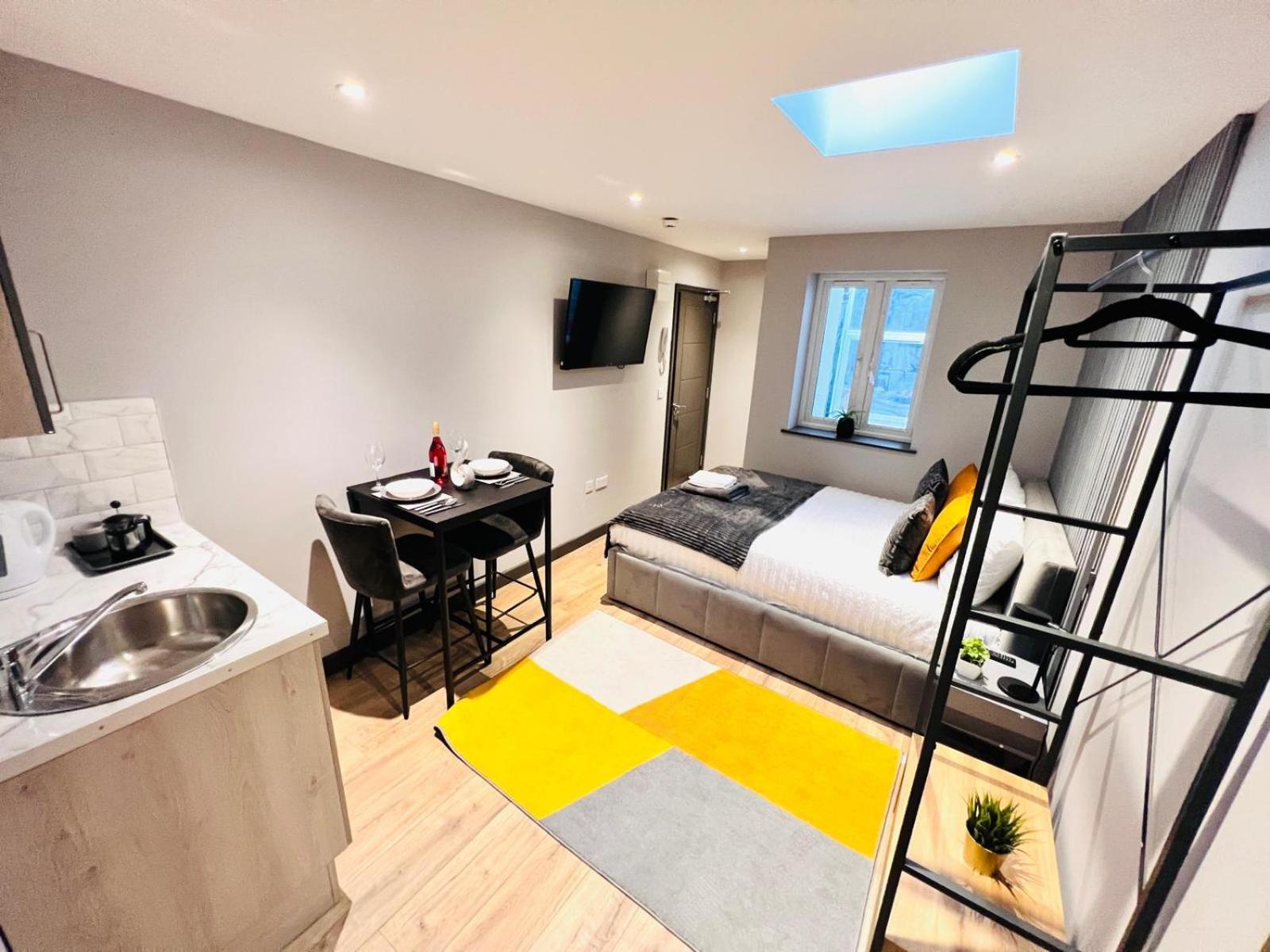 Holloway's House - No 37 - Bright & Cozy Escape Appartement