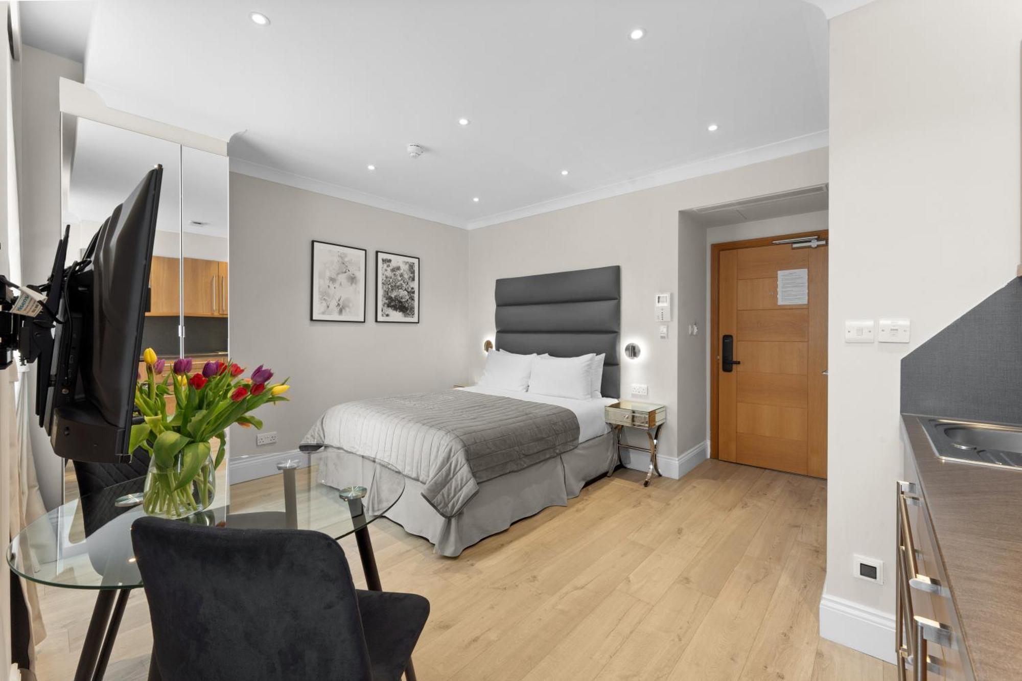 Cleveland Residences Russell Square Apartamento *