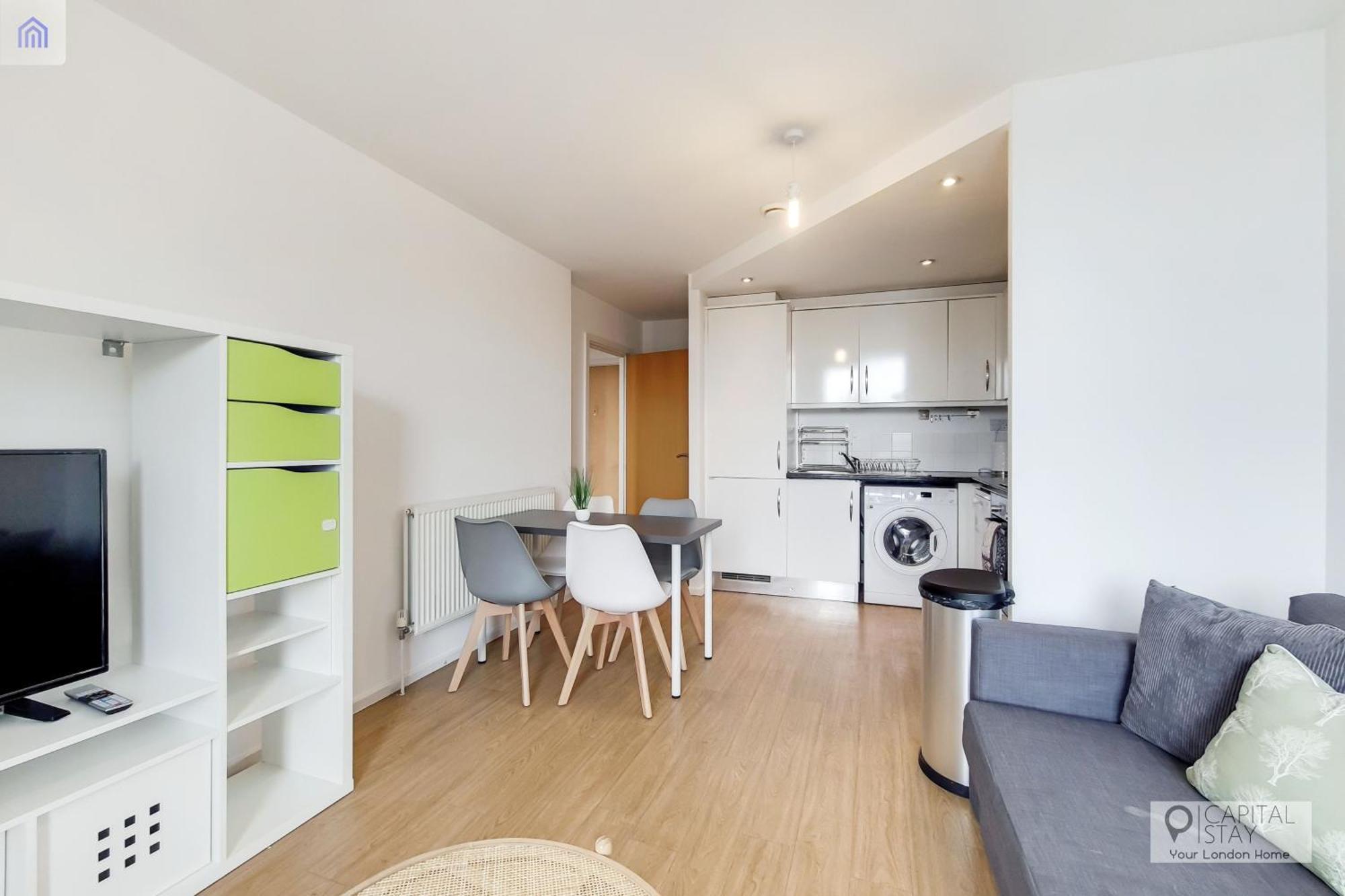 Fully Serviced Two Bed By Excel & O2 Londres