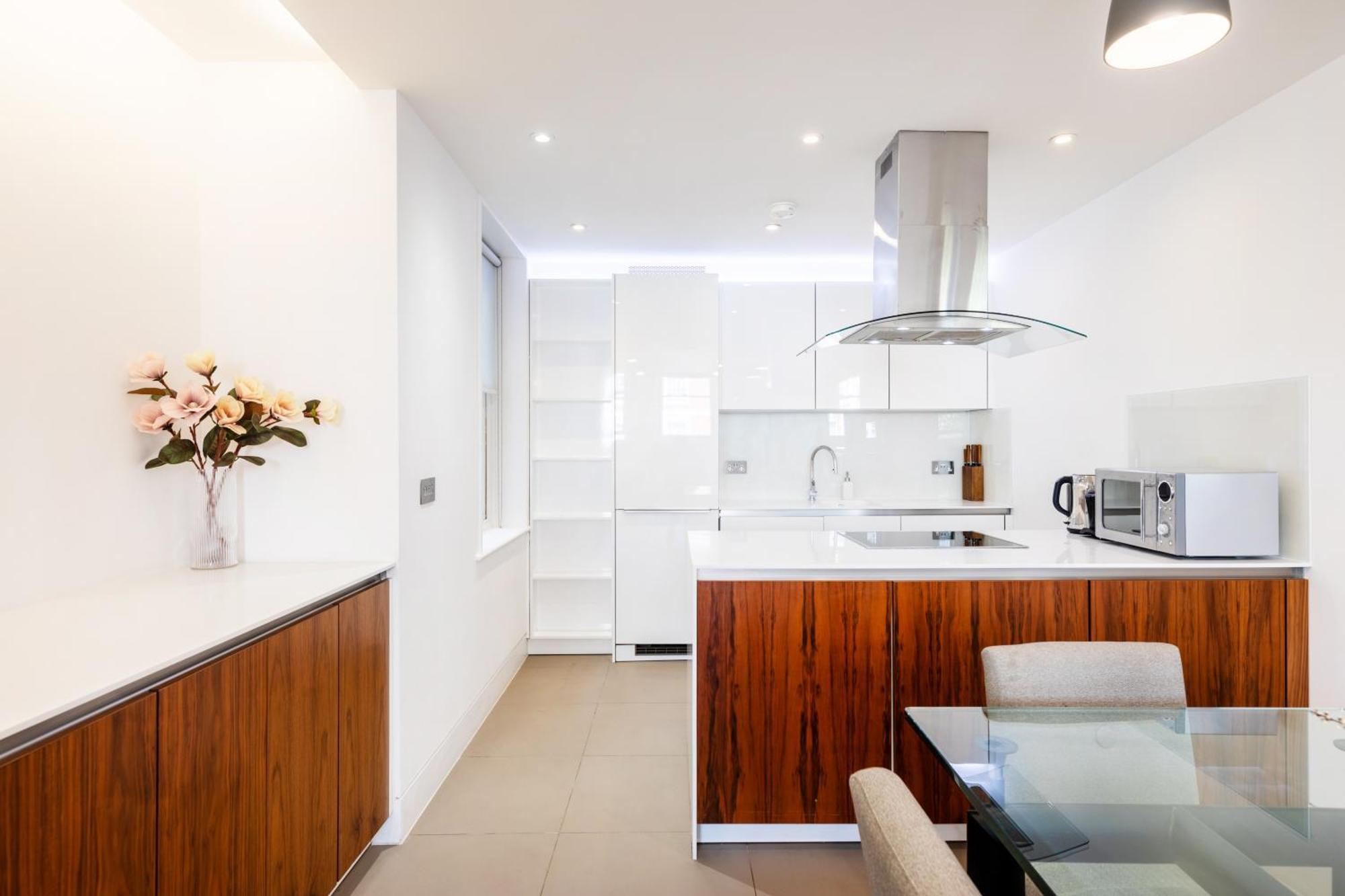 Clarges- Hsk Luxury * London