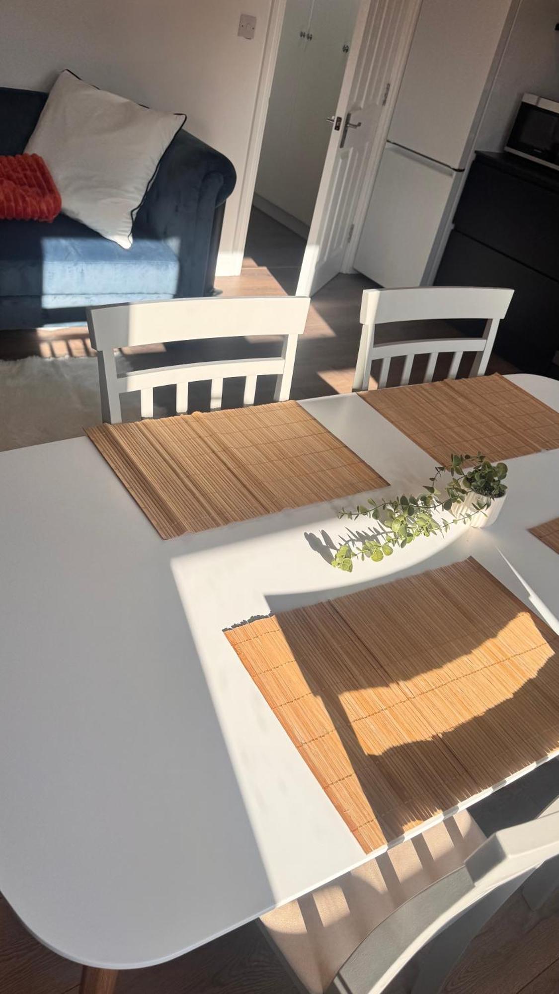 Cosy 2 Bed In Putney, Sleeps 6, With Netflix & Games *