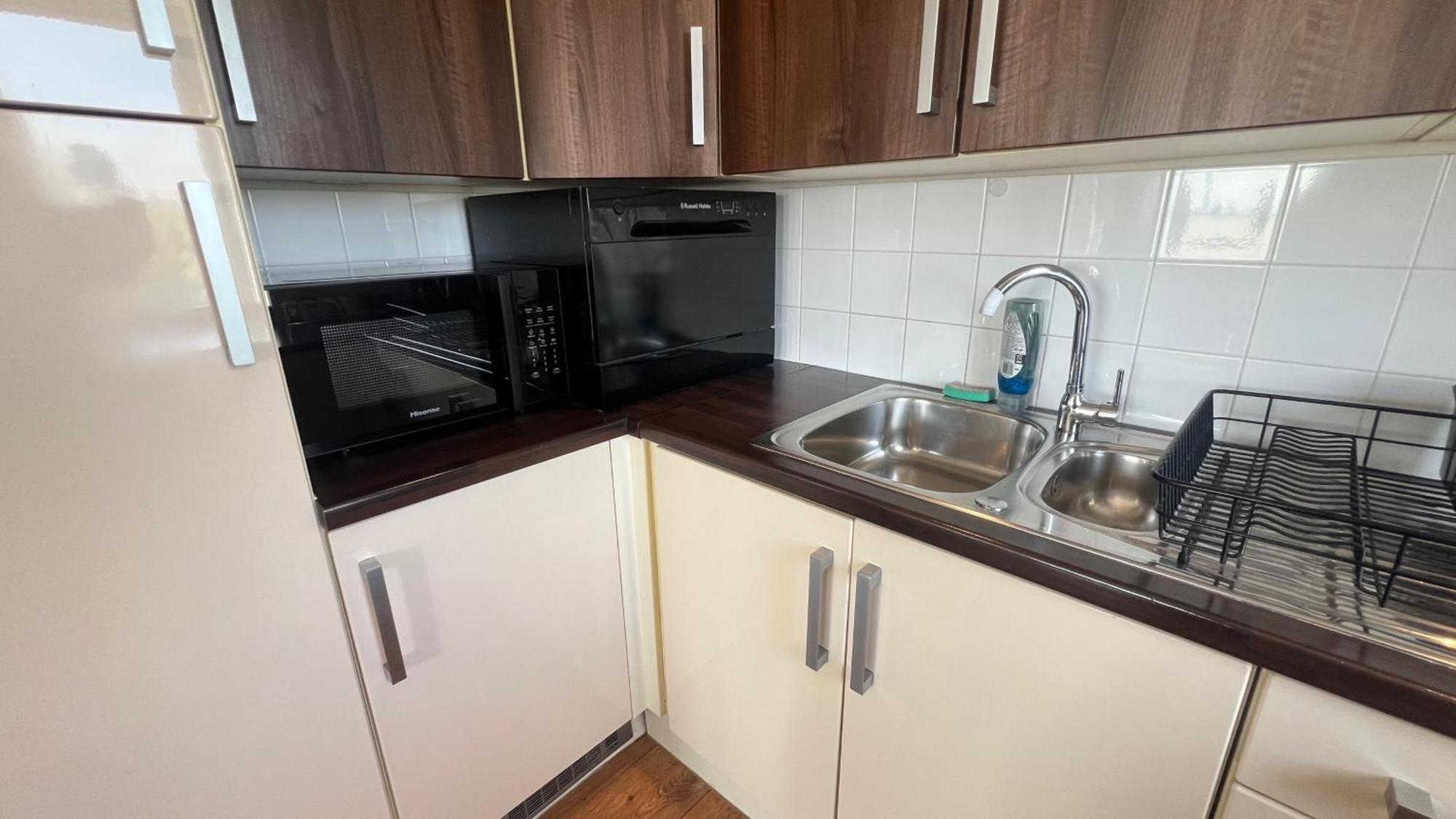 Sunset Heights Bright 2br With Views And Free Parking Apartment London