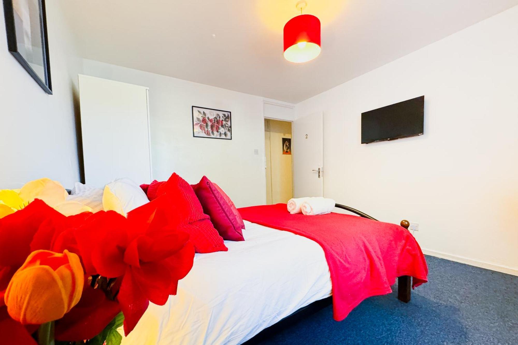 Camberwell Manor Apartment *